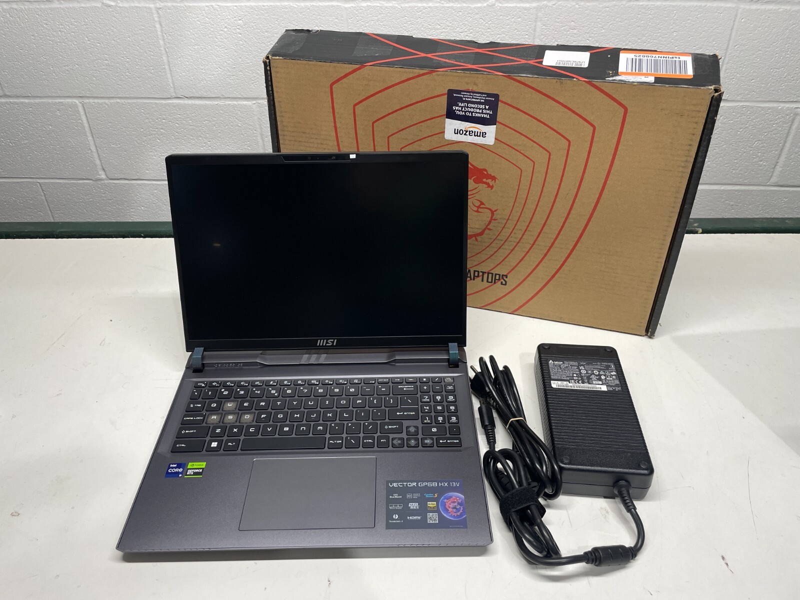 MSI Vector GP68HX 13VH-098US i9/RTX 4080/16GB/1TB Gaming Laptop
