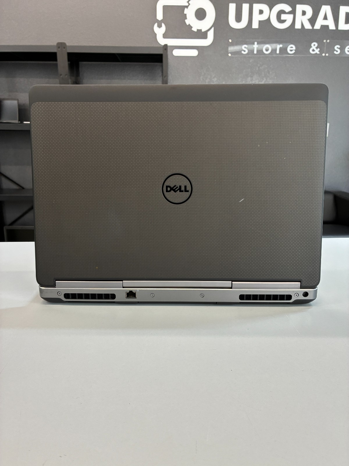 Dell Precision 7510: 15.6″ (4k) / i7-6920HQ / RAM 48Gb / Quadro M2000M / SSD 1Tb