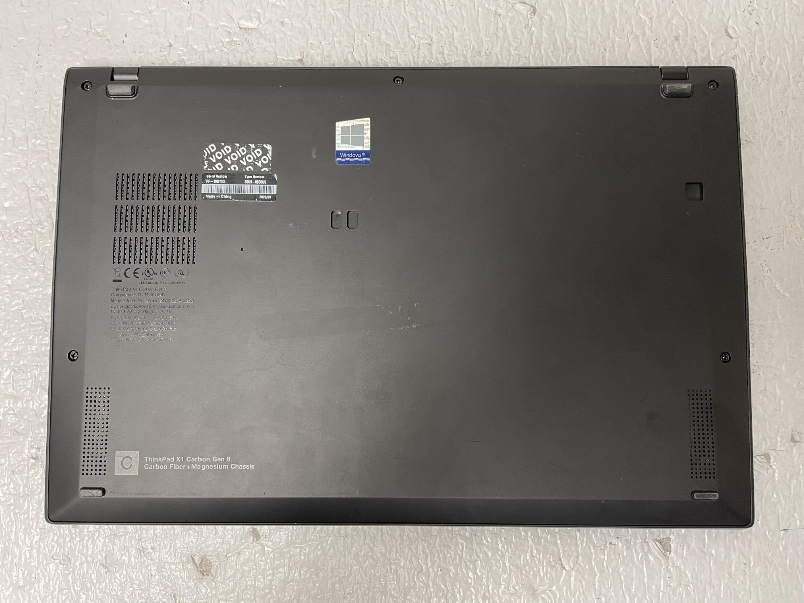 Lenovo ThinkPad X1 Carbon 8thGen TouchScrn 14″ i7-10610U 16GB RAM 512GB SSD READ