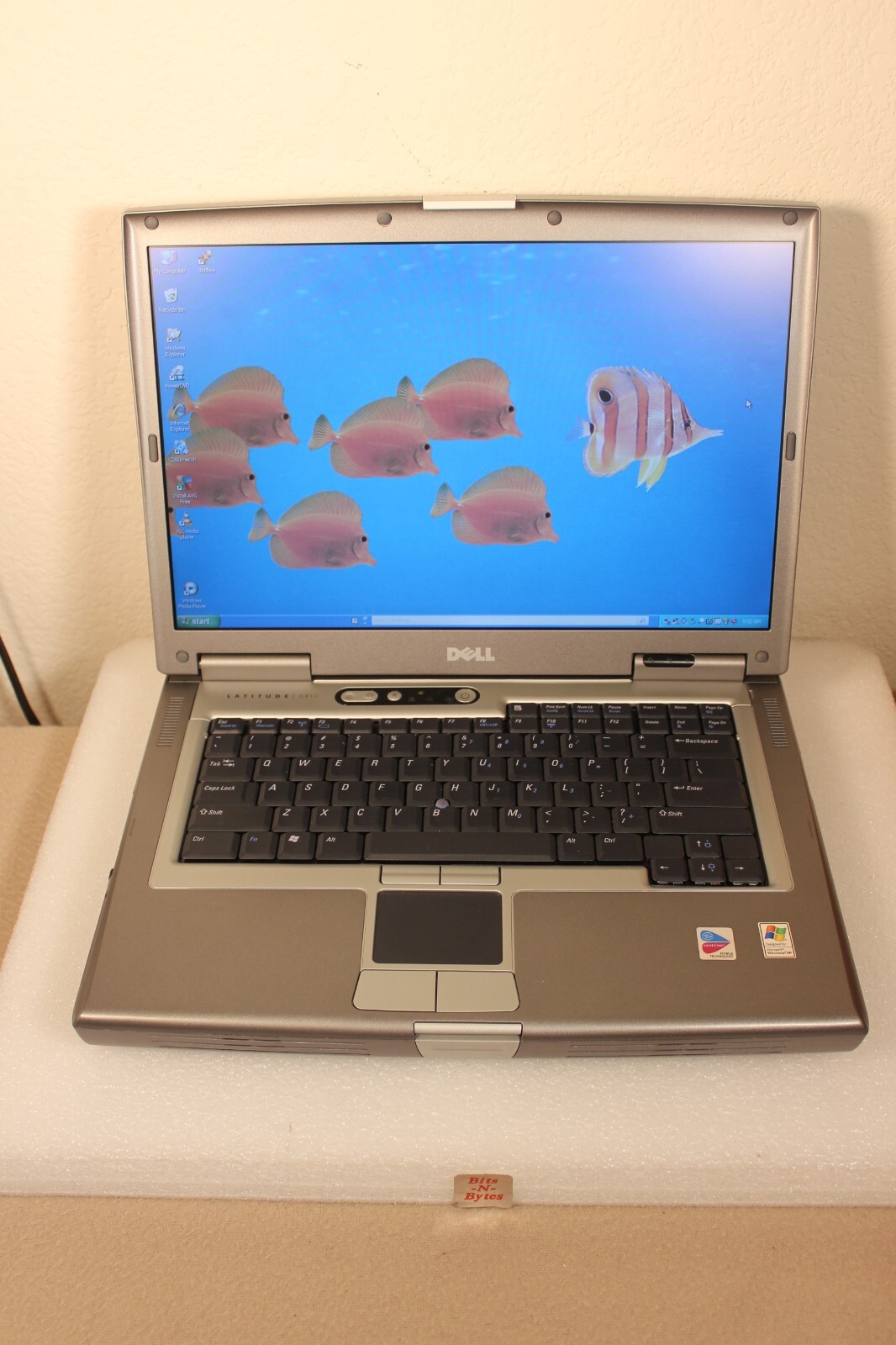 Dell D810 (1.86GHz/2.0GB/60GB/CDRW-DVD) WXGA Windows XP PRO, SERIAL Port