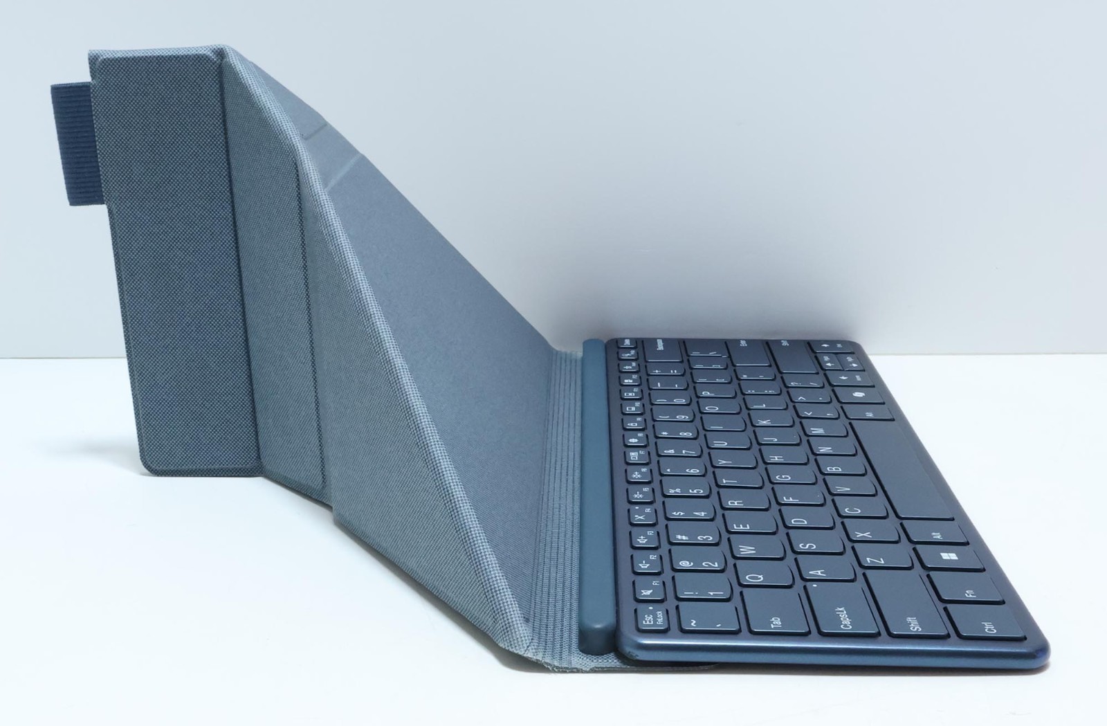 Lenovo Yoga Book 9i 2-in-1 Intel Core Ultra 7 155U 16GB 1TB 13.3″ 13IMU9