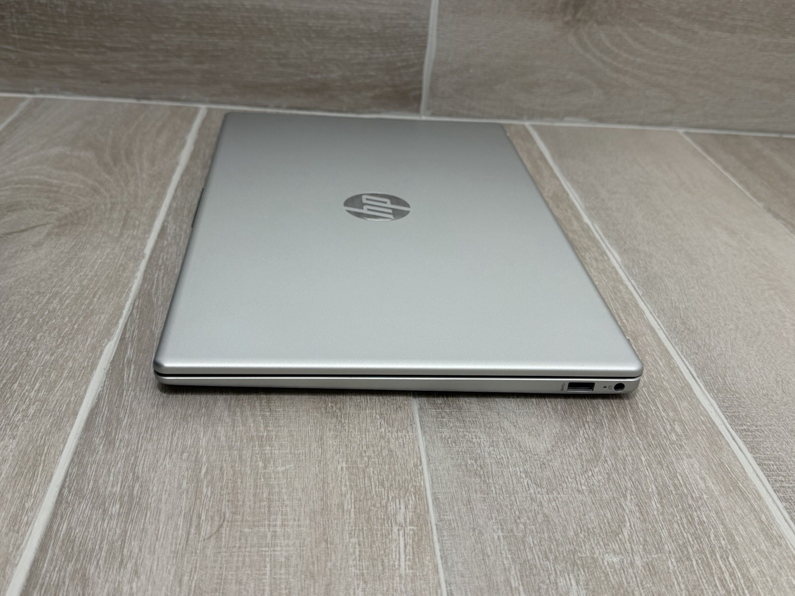 HP Laptop 15-FD0182WM 15.6″ Core i7-1355U 16GB RAM 1TB NVMe SSD Win-11