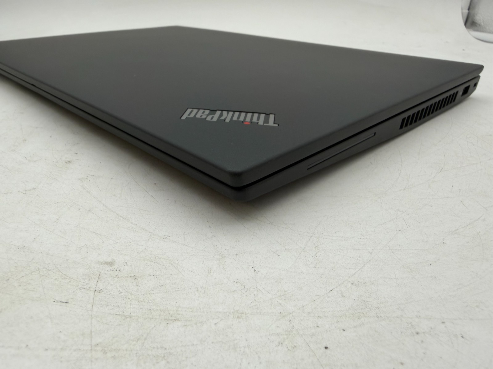 Lenovo ThinkPad P16s Gen 2 16″ 512 GB SSD 16 GB RAM Ryzen 5 Pro 7540U AMD 740M