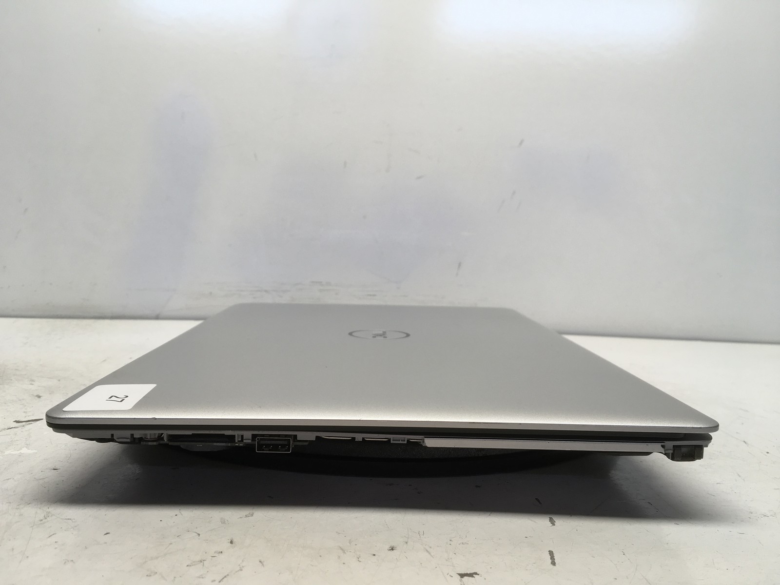 Dell Inspiron 5570 Intel i5-8250U 1.6GHz 8 GB NO HDD No Batt