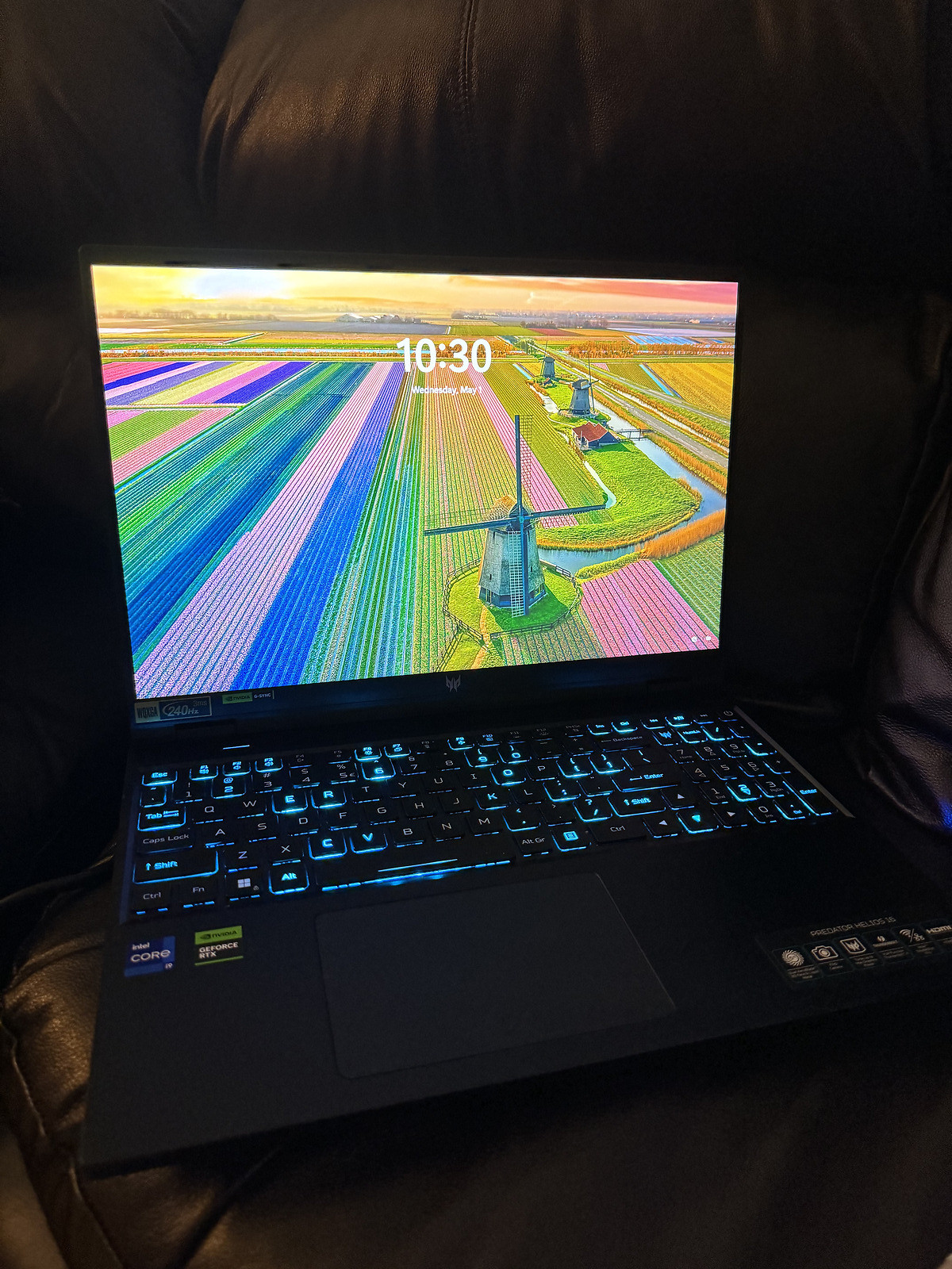 Acer RTX 4070 Predator Helios Gaming Laptop 16″ 240Hz i9-13900HX 16GB DDR5 1TB