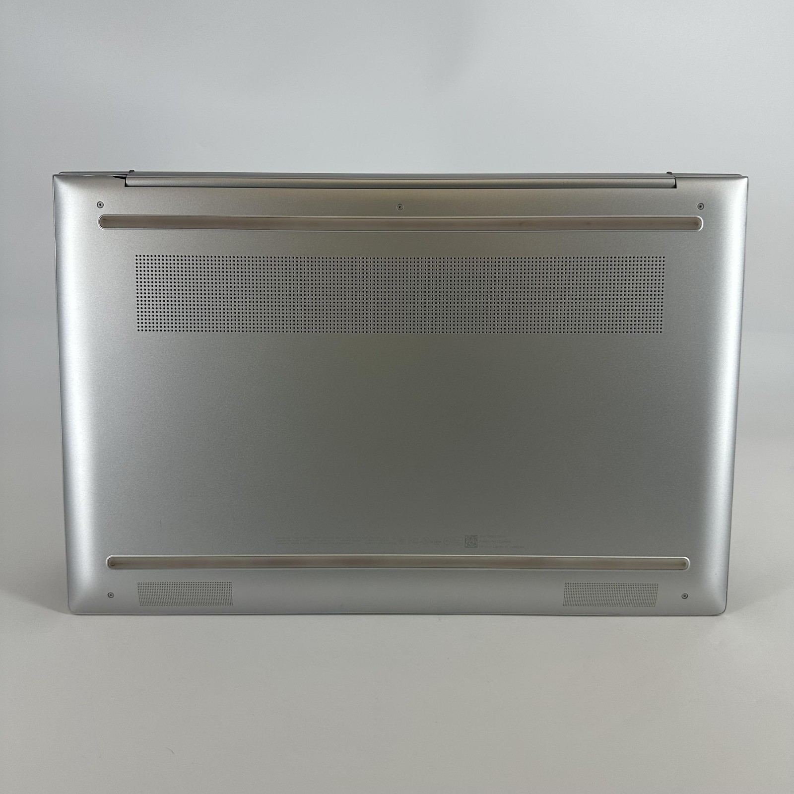 HP Envy 17 Silver FHD TOUCH 2.4 GHz i7-13700H 16GB 1TB SSD Very Good FRAME SPLIT