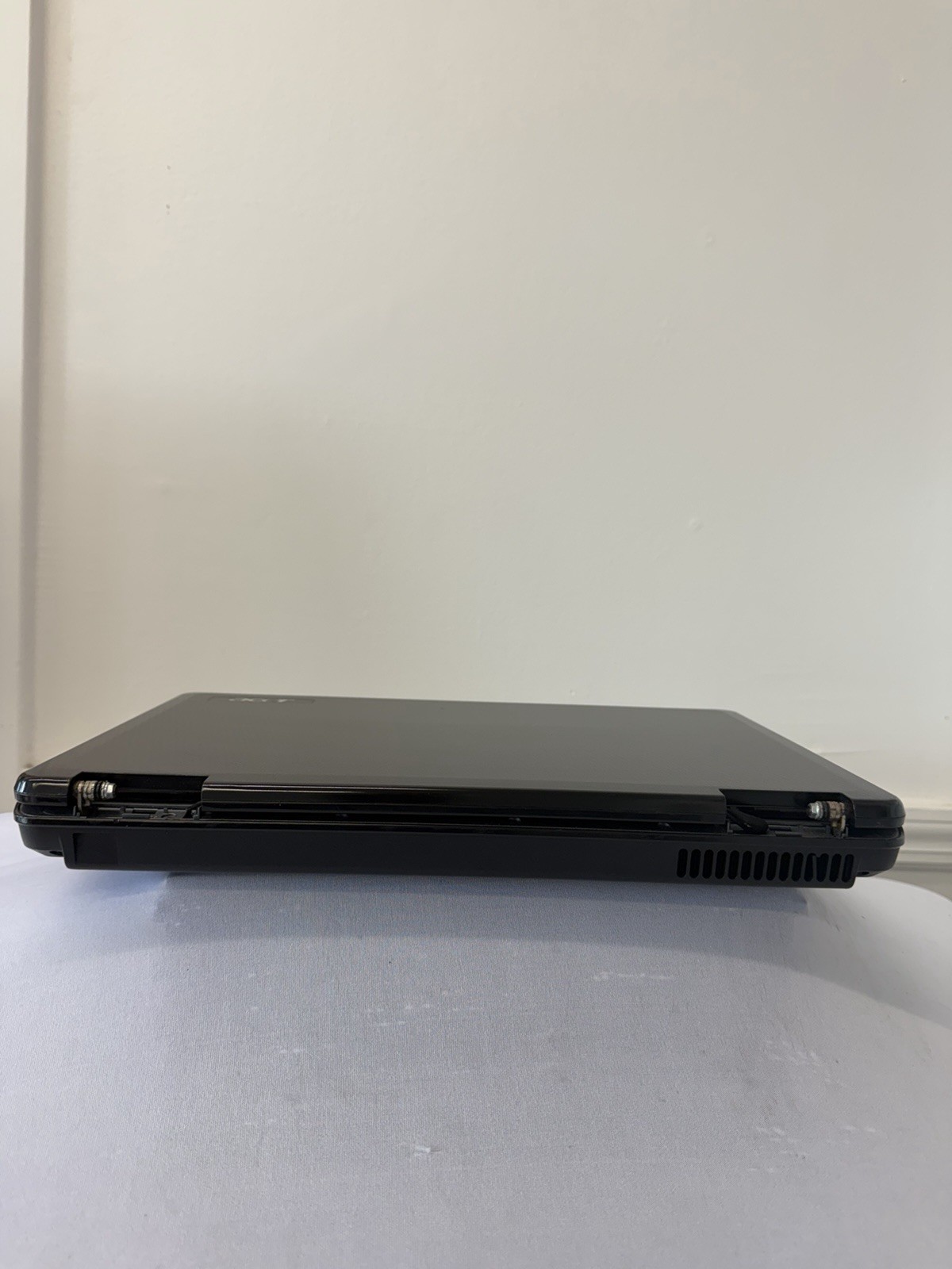 Acer Aspire 5517 Laptop – Good Screen – AMD Athlon 64 TF-20 – Read Des