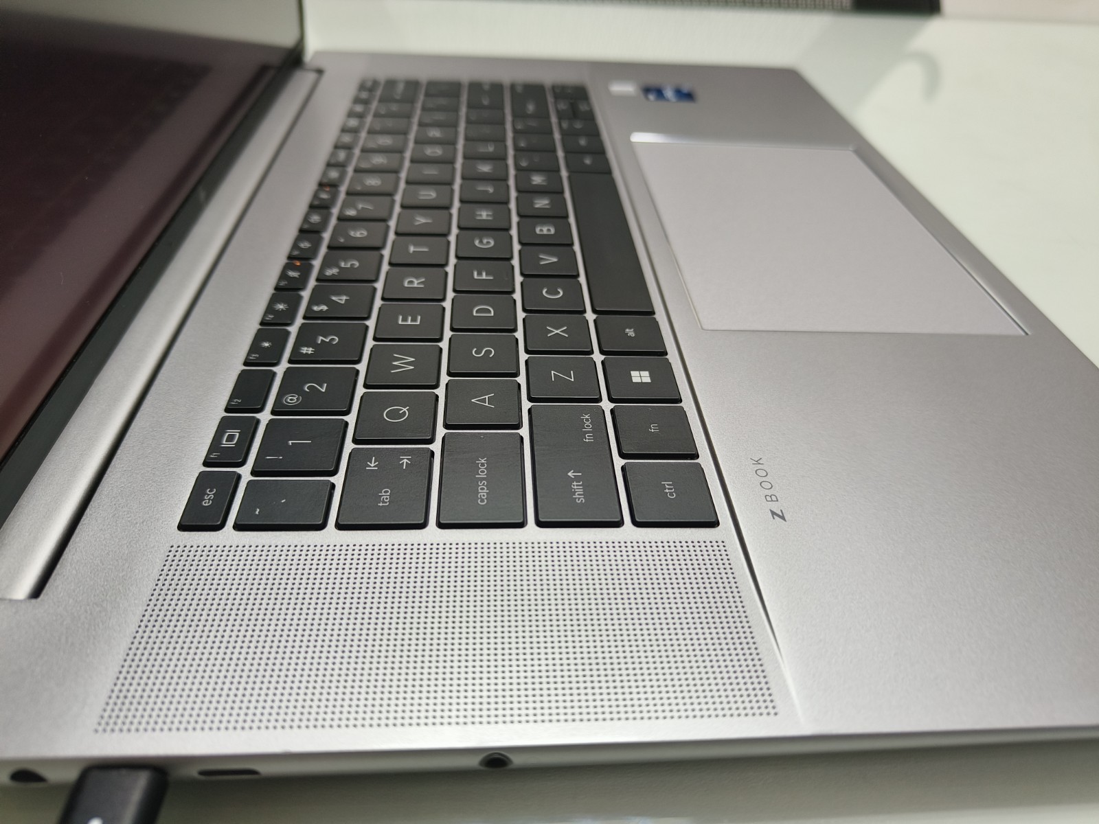 HP ZBook Studio G10 i7-13700H 32GB RAM 512GB SSD 16″ WUXGA Win11 Very Good