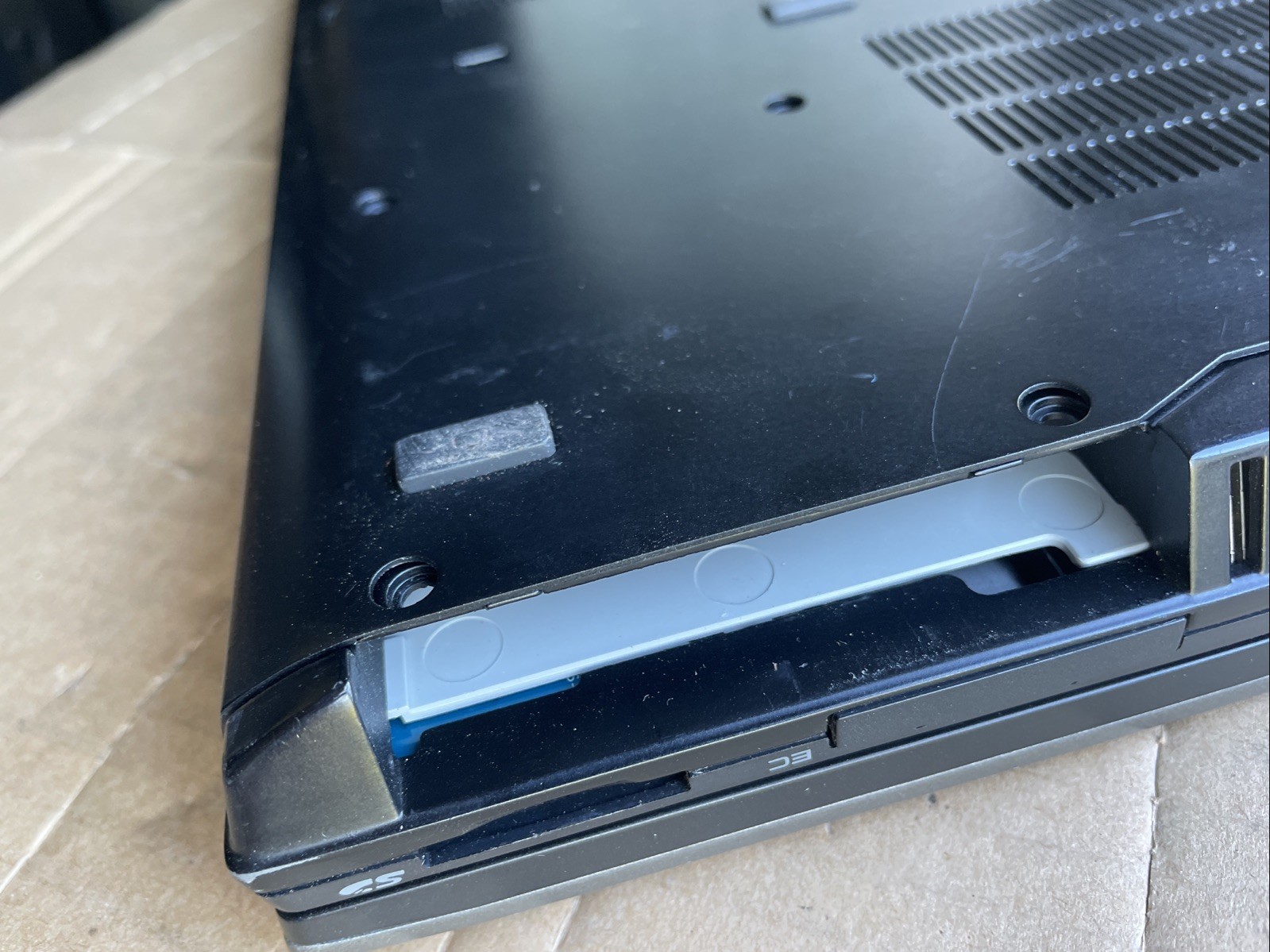 Dell Latitude E6510 i3-M380 2.53Ghz 4GB No HDD No Charger-For Parts