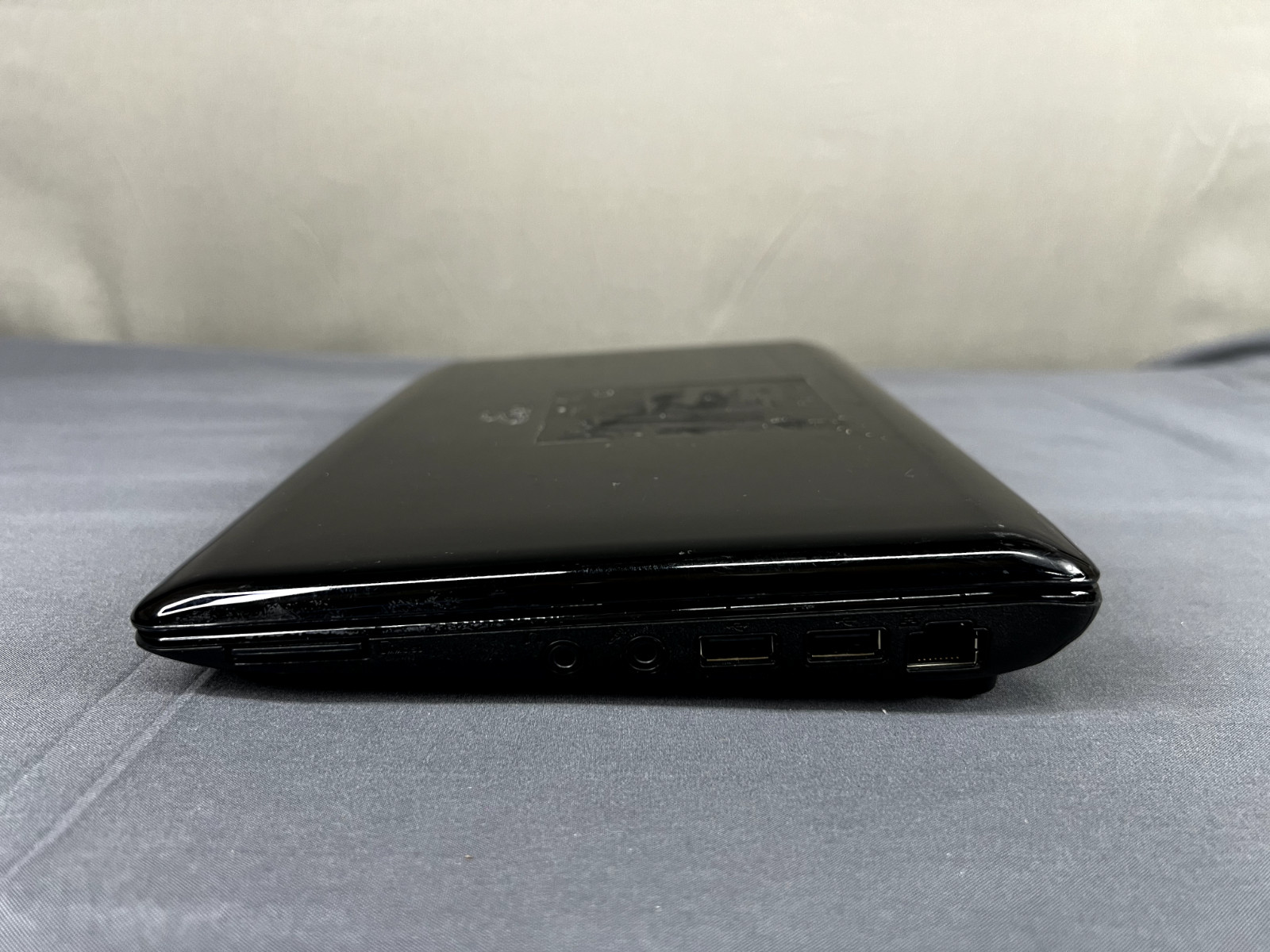 ASUS Eee PC 1005HA Netbook Atom N270 1GB RAM 160GB HDD Windows XP Home