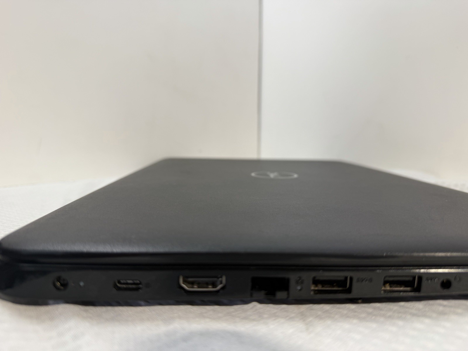 Dell Latitude 3500 15.6” FHD i5-8265U 8GB RAM Win11 Pro License | No SSD/Charger