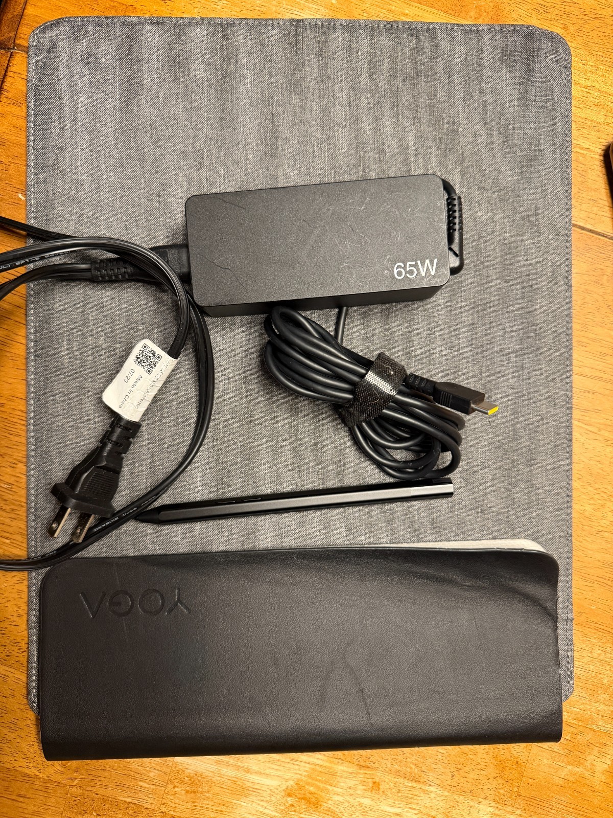 Lenovo Yoga 9i Gen 8 14” OLED 2-in-1 | i7-1360P | 16GB | 512GB | Pen + Sleeve