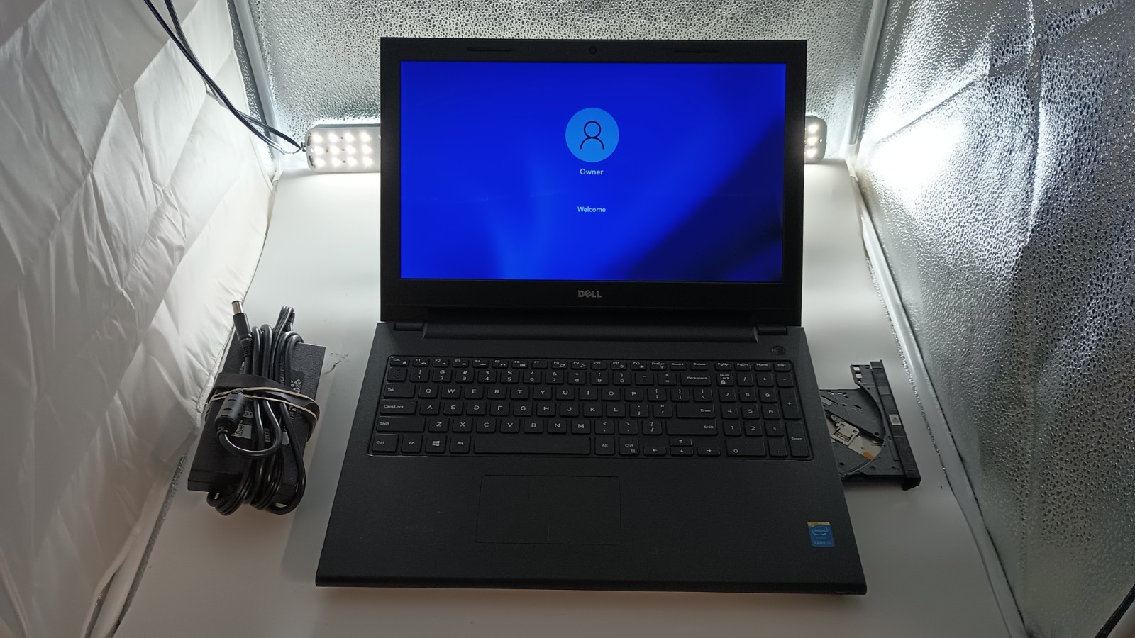2459 Inspiron3543 w/charger.i5-5200U.8GB.1 TB HDD.15.6″.Optical.W11. Nice!
