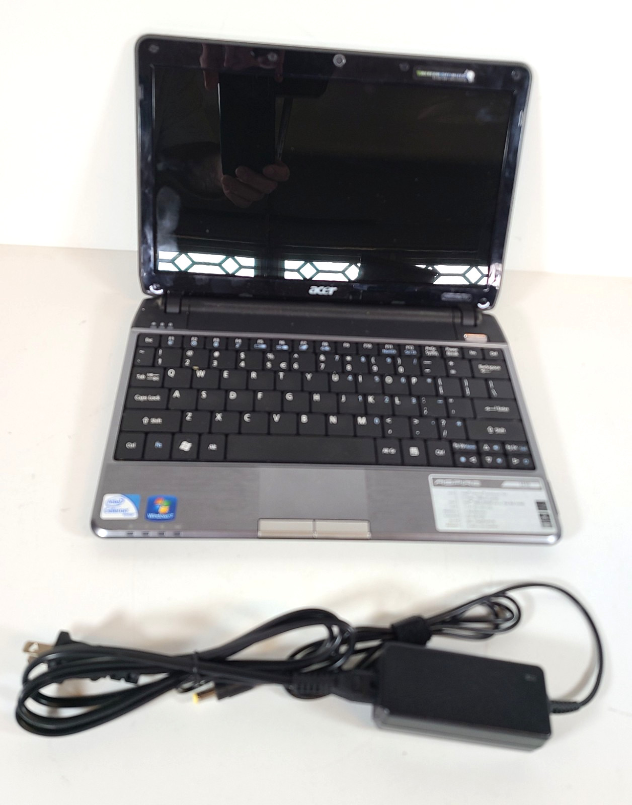 Acer 1410 Laptop 2GB Ram 250GB HDD Intel Celeron 743 1.30GHz Webcam HDMI Win 10