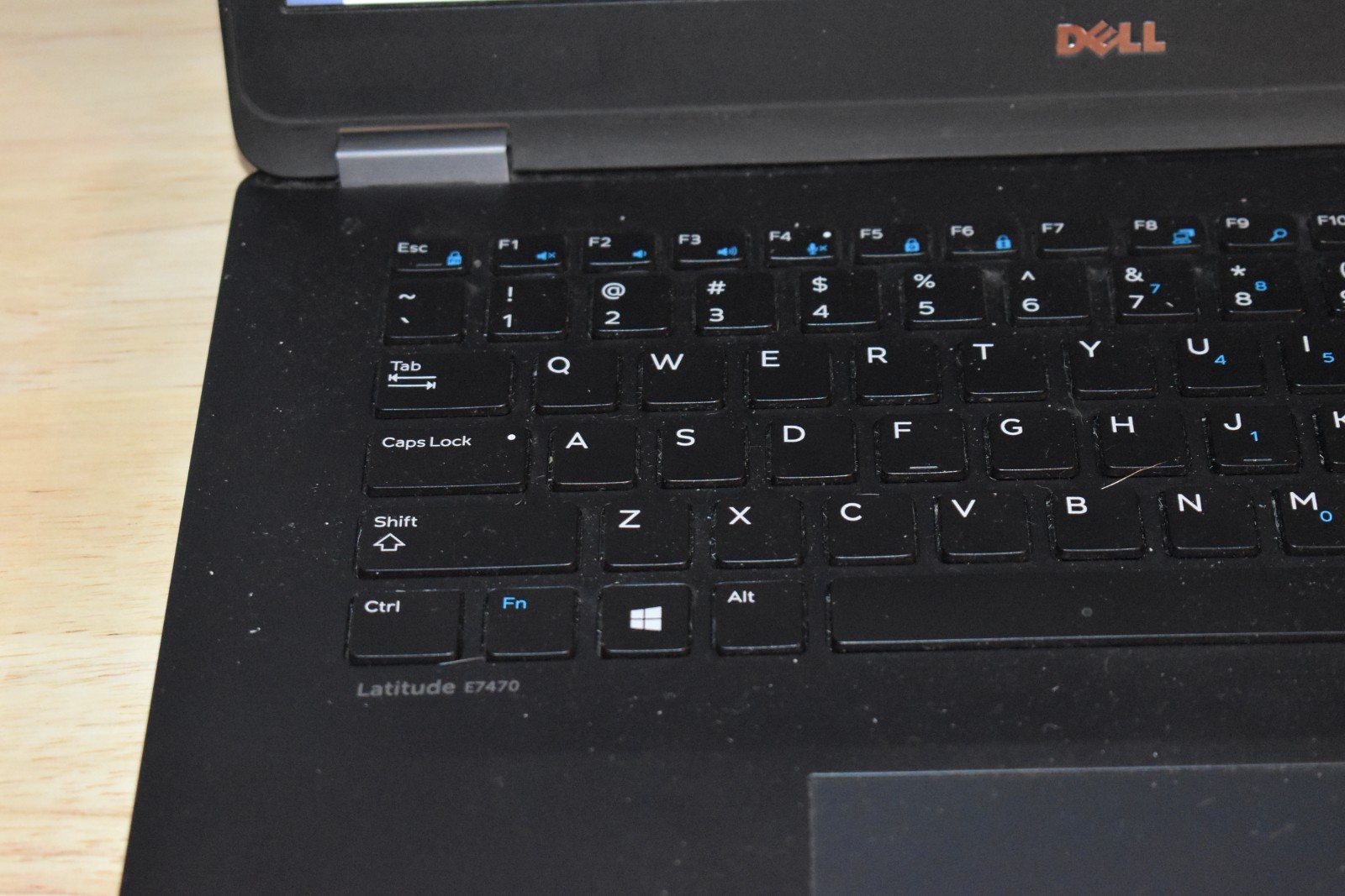 Dell Latitude E7470 Intel Core i7-6600U 2.6GHz 4GB RAM 128GB SSD Windows 10 Pro