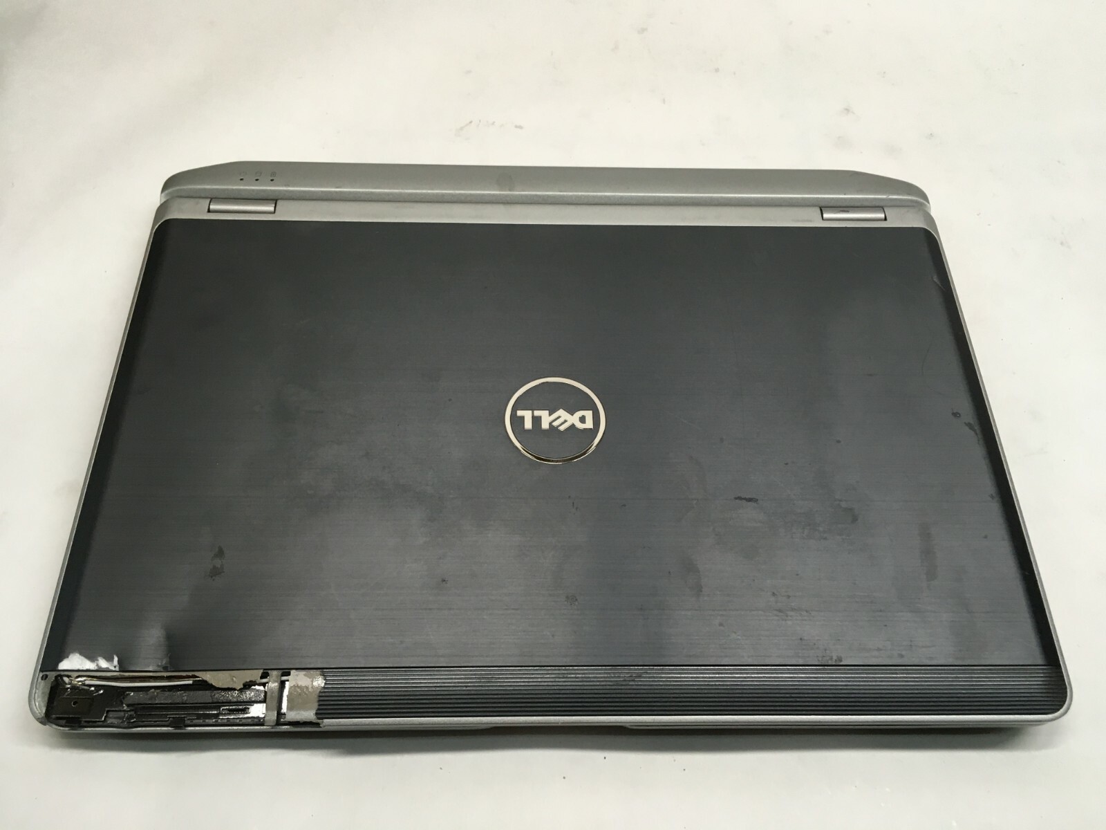 Dell Latitude E6320 13.3″ Core i5 Laptop For Parts Broken LCD NO HDD/Battery JR