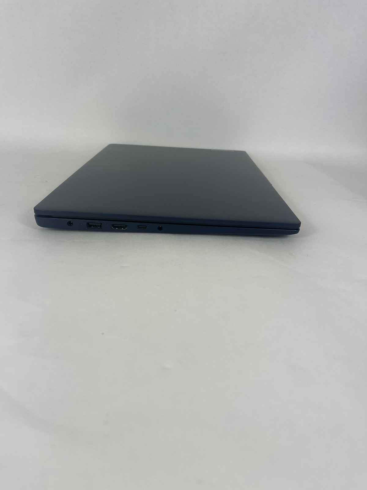 Ideapad Slim 3 15ABR8 15.6in FHD AMD Ryzen 7 7730U 2GHz 16GB RAM 512GB SSD