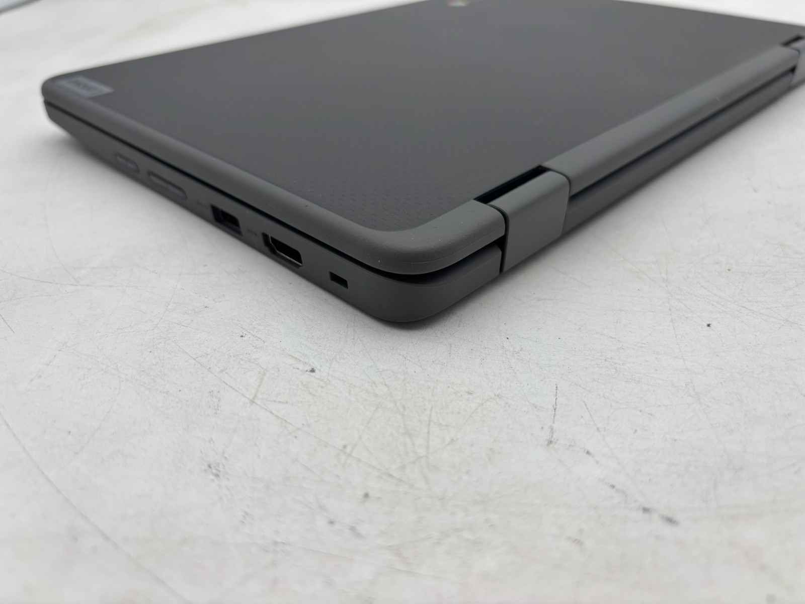 Lenovo 300e Yoga Chromebook Gen 4 11.6″ 32 GB SSD 4 GB RAM MediaTek Kompanio