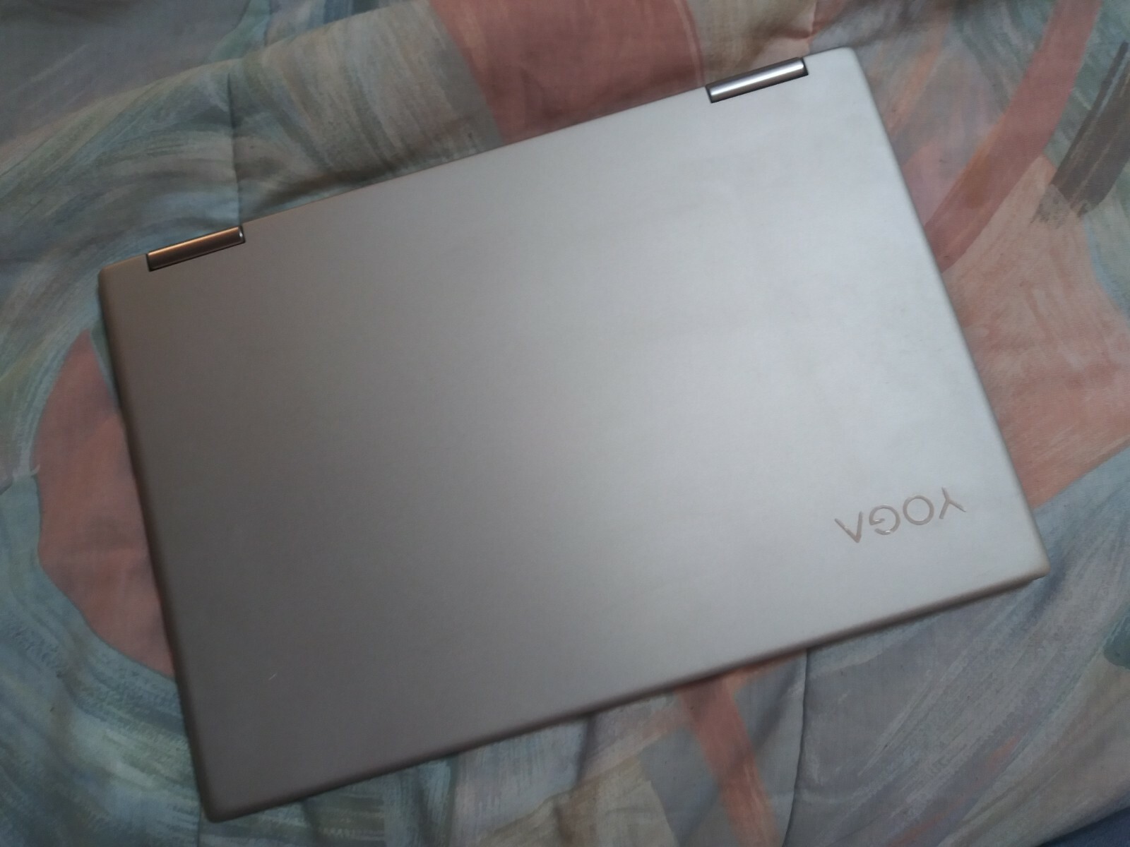 Lightly used lenovo yoga 720-13ikb 2 in 1 silver laptop