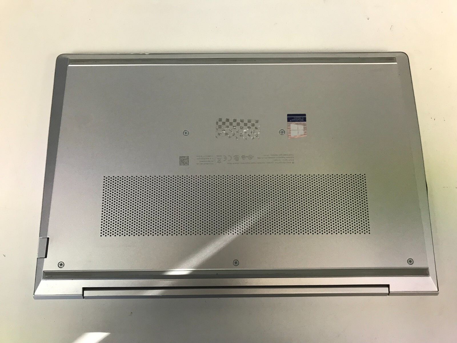HP ProBook 440 G8 / Intel Core i5-1135G7 2.40GHz / 16GB RAM / No SSD