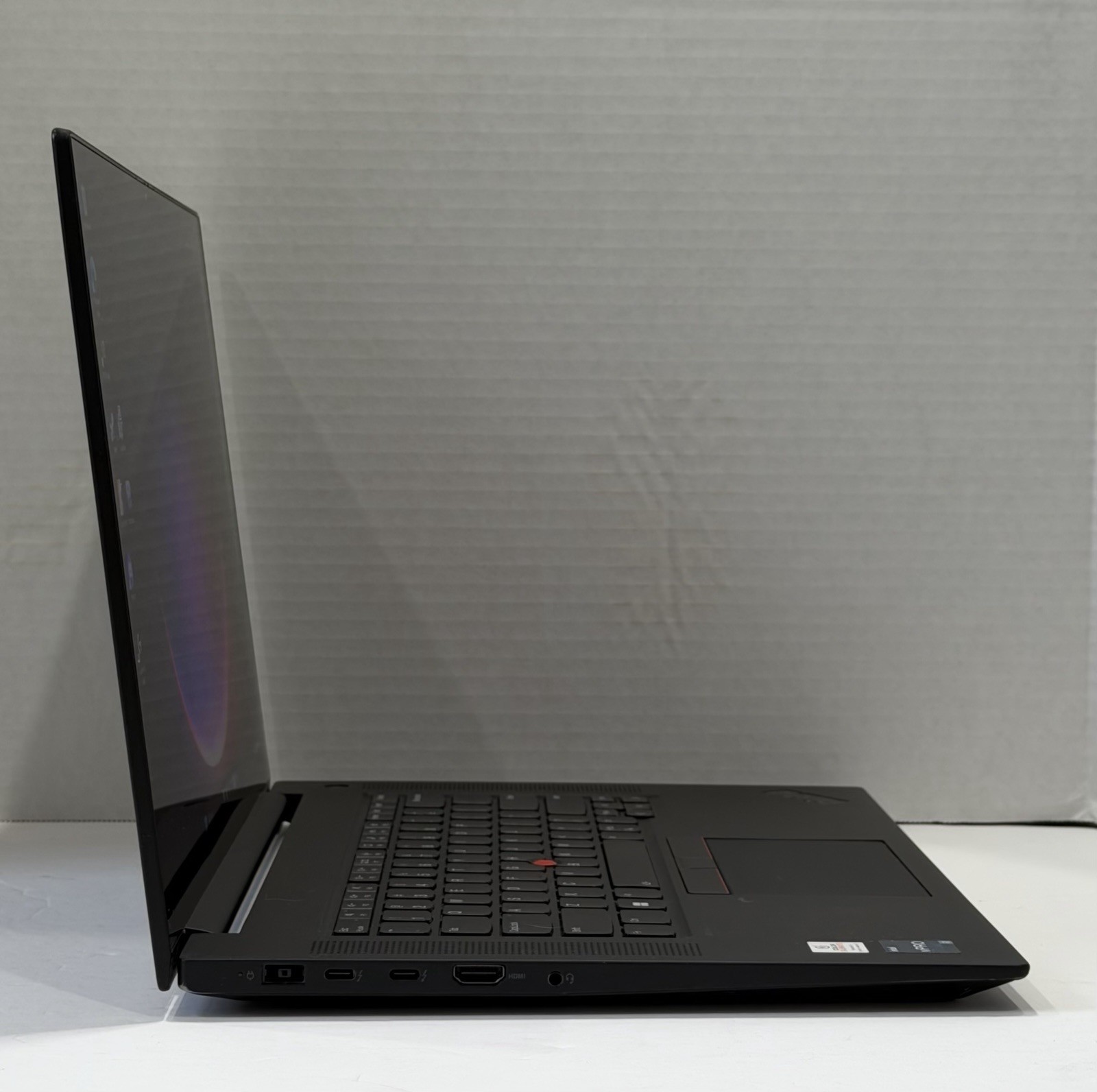 Lenovo ThinkPad P1 Gen 5 16 QHD+ IPS i7-12800H 32GB 1TB SSD RTX 3070 Ti Laptop