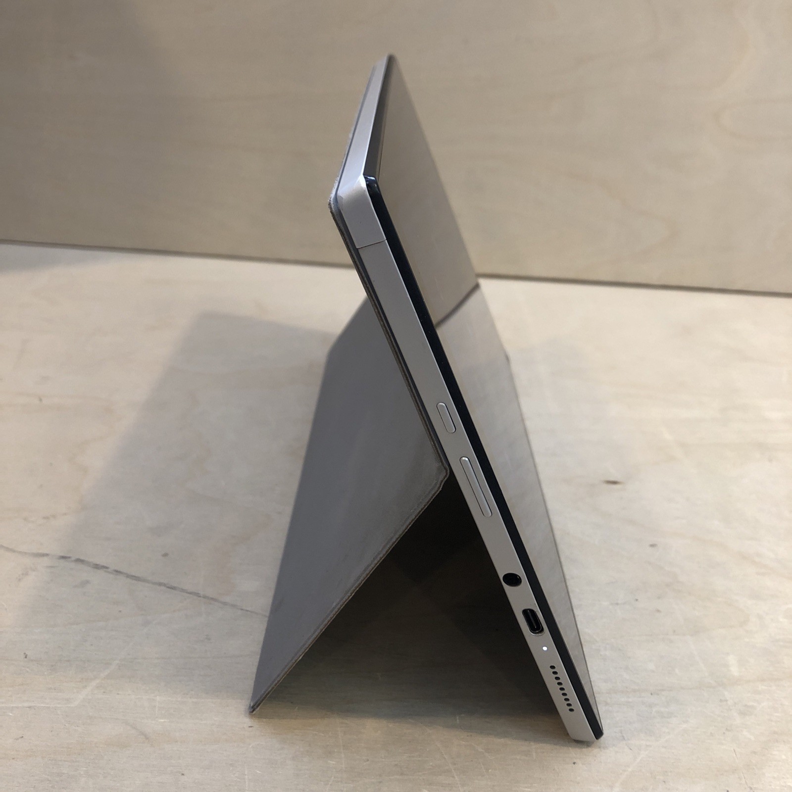 Asus CM30 10.5” Touchscreen Chromebook Tablet MediaTek K 520/4GB RAM/128GB eMMC