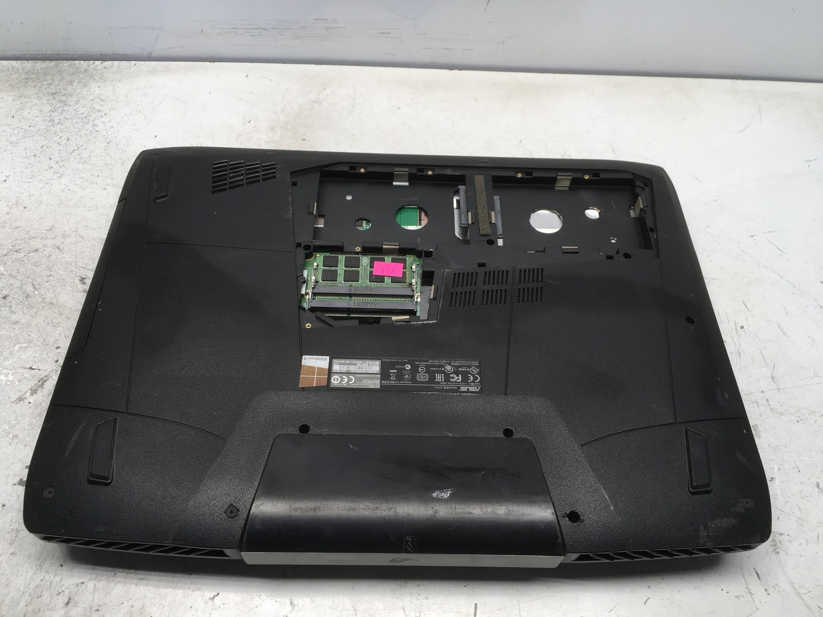 Asus G751JL-BSI7T28 Intel i7-4720HQ 2.6GHz 8 GB NO HDD No Batt GTX 965M