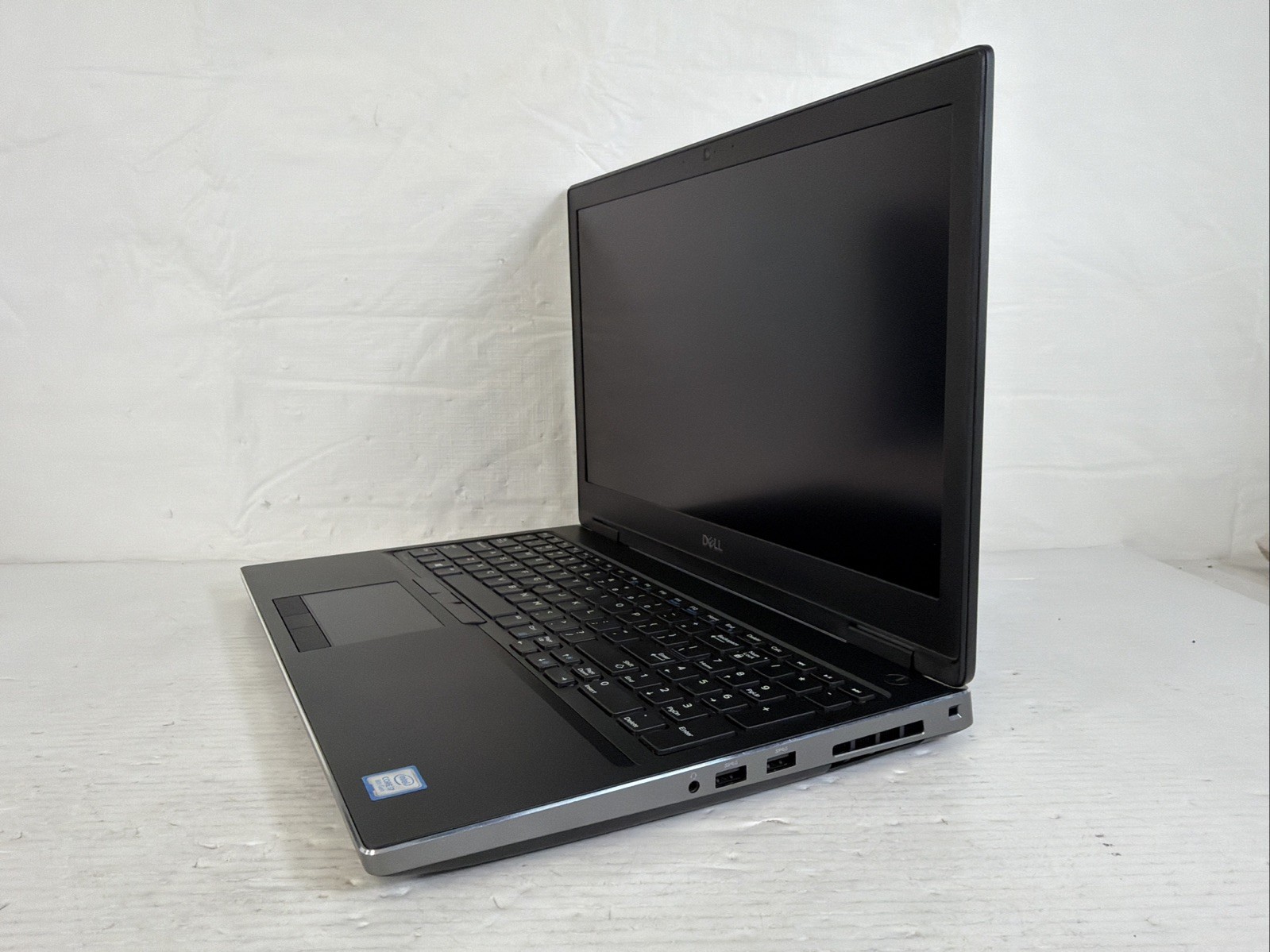 Dell Precision 7530 Intel i7-8850H 8GB NO SSD/OS Quadro P2000 15.6″ Excel Batt