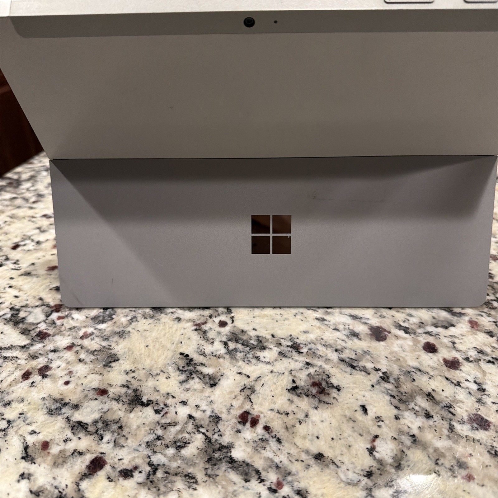 Microsoft Surface 3, Intel Atom x7-Z8700 @ 1.6GHz, 2GB RAM, 64GB SSD, W11p