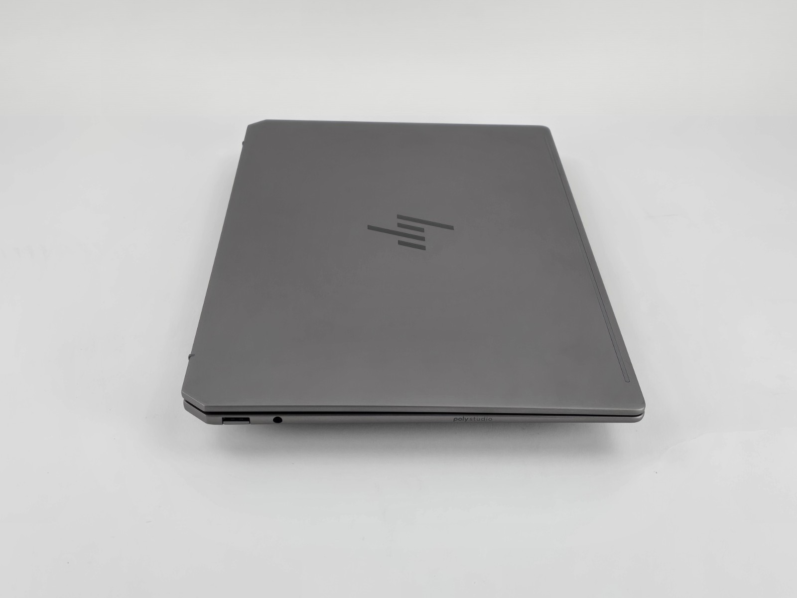 HP OmniBook Ultra 14″ 2.2K Touch, AMD Ryzen AI 9 365, 32GB RAM, 1TB SSD – Good