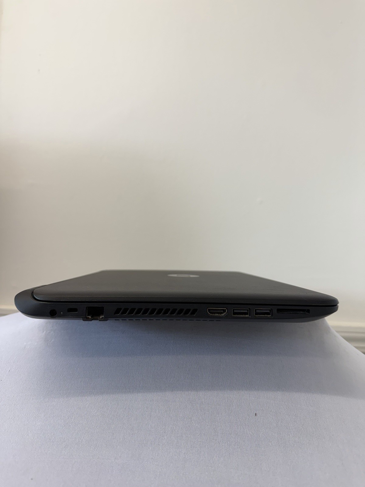 HP Notebook 15 Laptop – Good Screen – Intel Celeron N2840 – Read Des