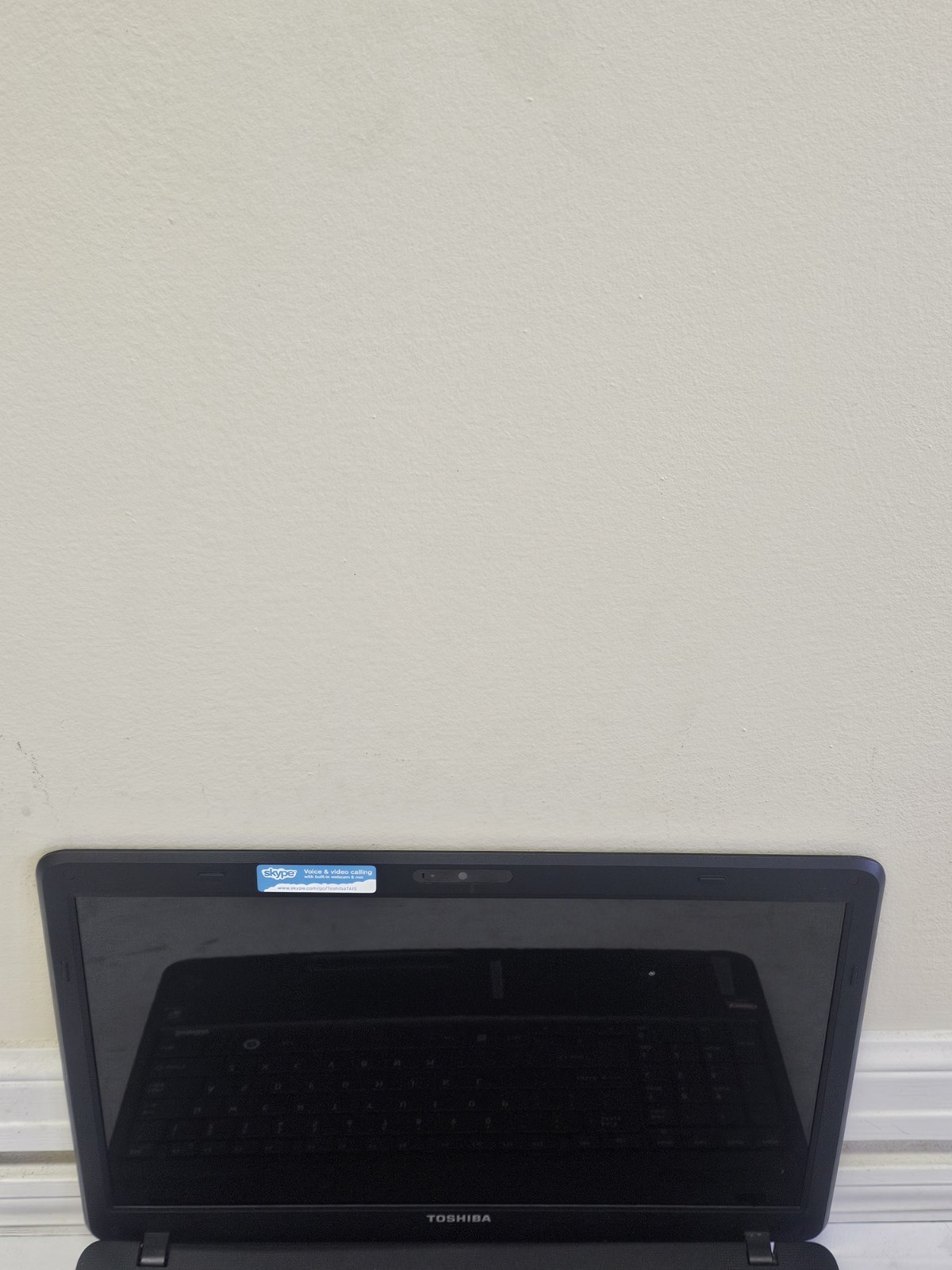 Toshiba Satellite C650D Laptop – AMD E-350 – 4GB RAM – NO HDD/OS – Parts – READ