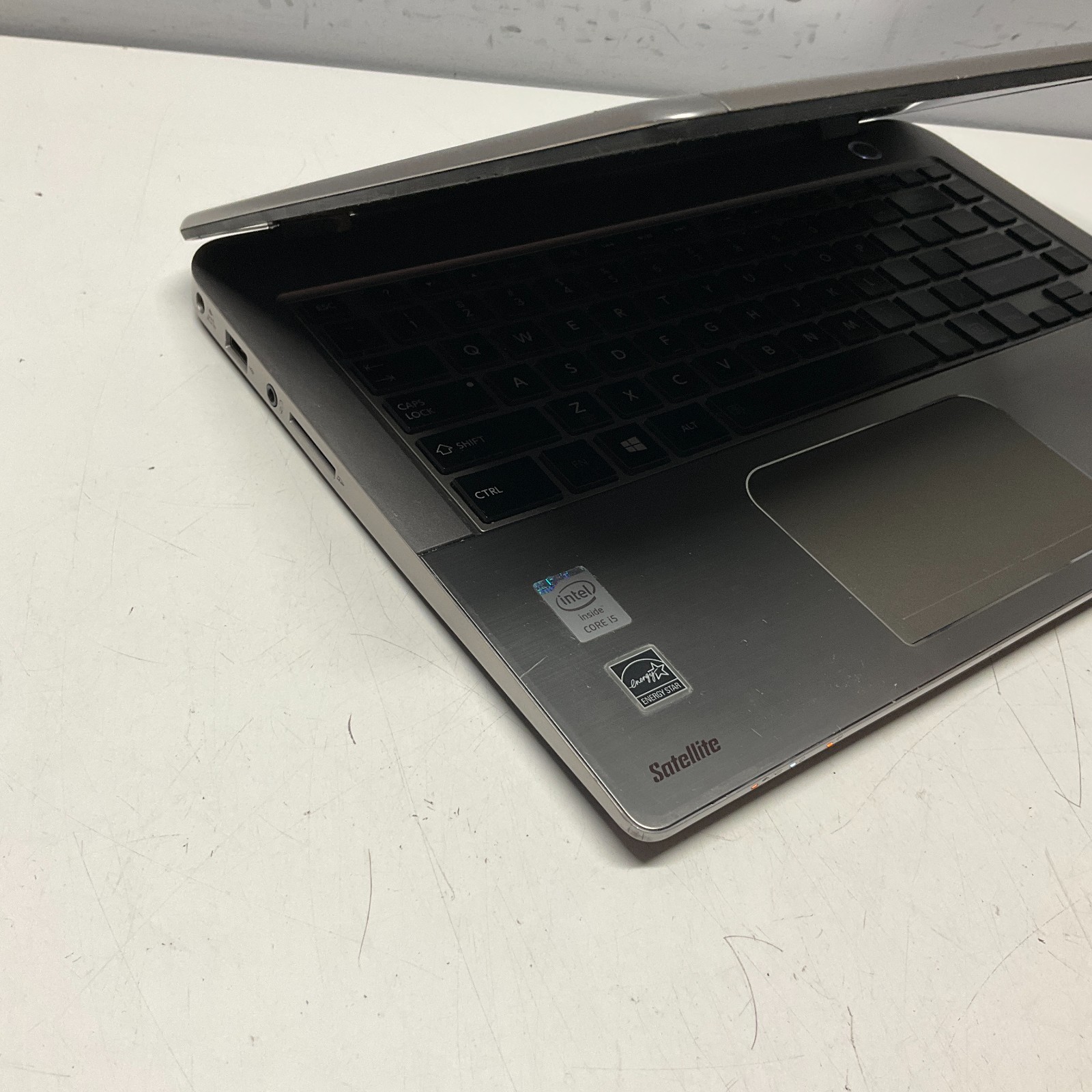 Toshiba Satellite E45t-A i5-4200U 1.6 Ghz 4GB 250GB SSD Windows 10 Pro Laptop