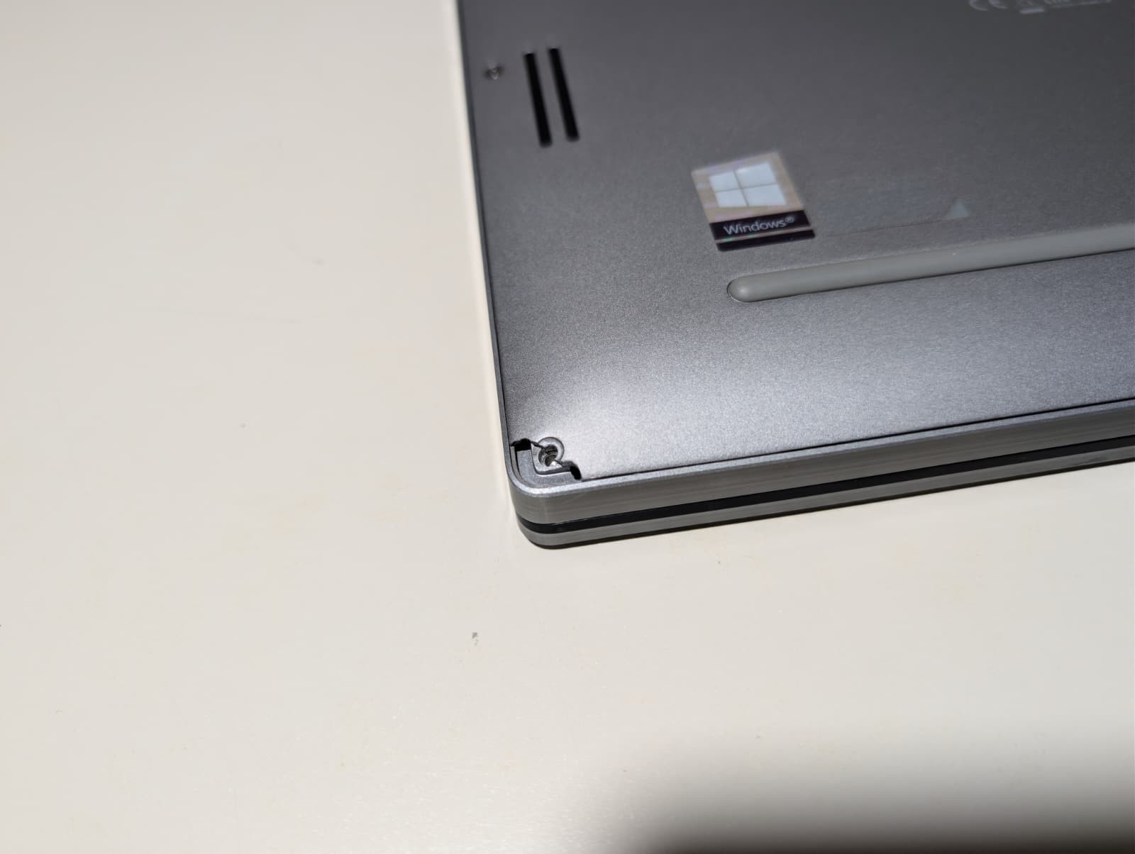 READ! Dell Latitude 7400 2-in-1 | i7 8th Gen 16GB RAM (Embedded) NO SSD | AS-IS