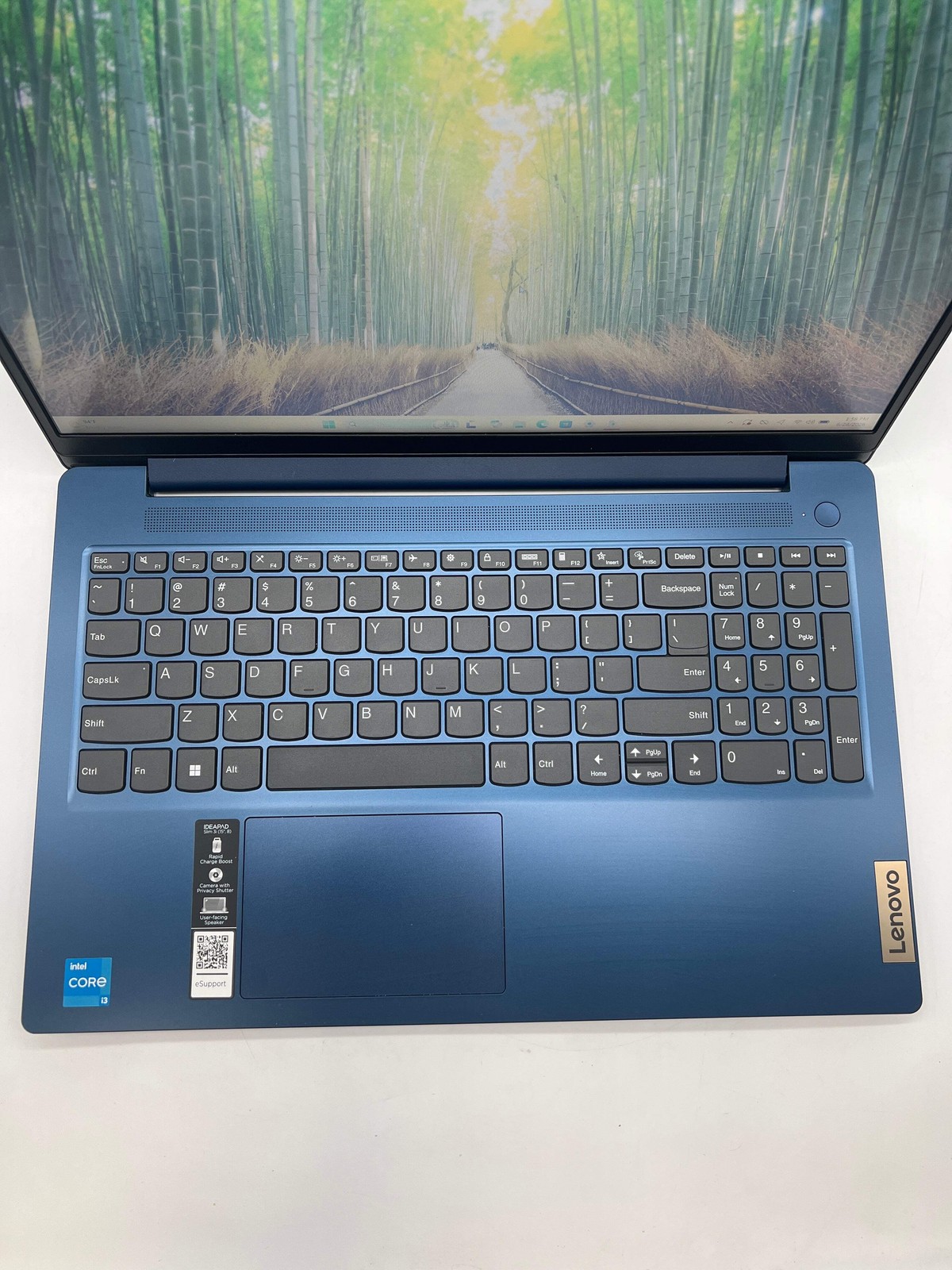 Lenovo IdeaPad Slim 3 15.6″ i3-N305 8GB 256GB – Used