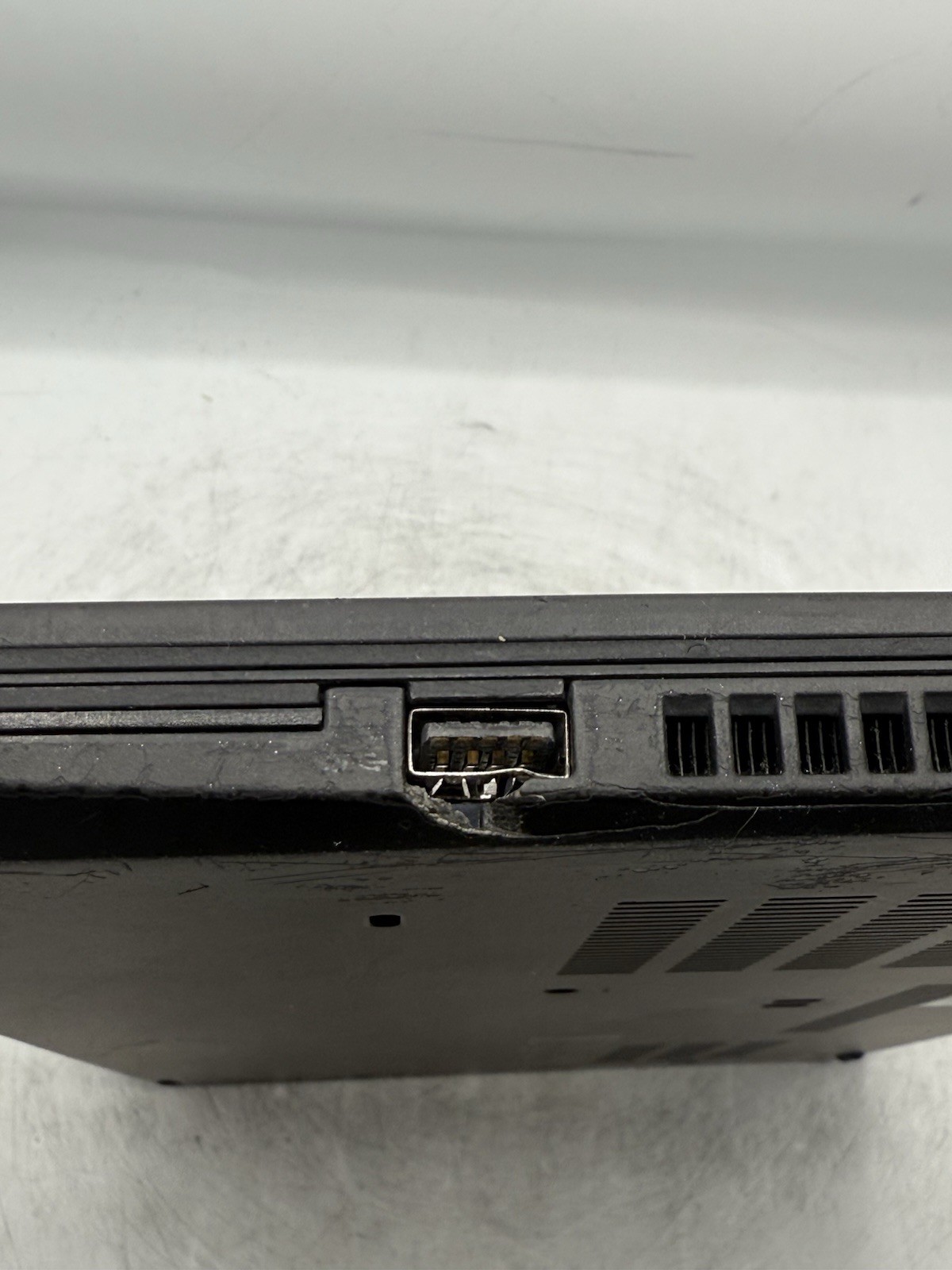 Lenovo ThinkPad T490 14″ FHD i5-8365U 8GB RAM 256GB NVMe Win11P READ