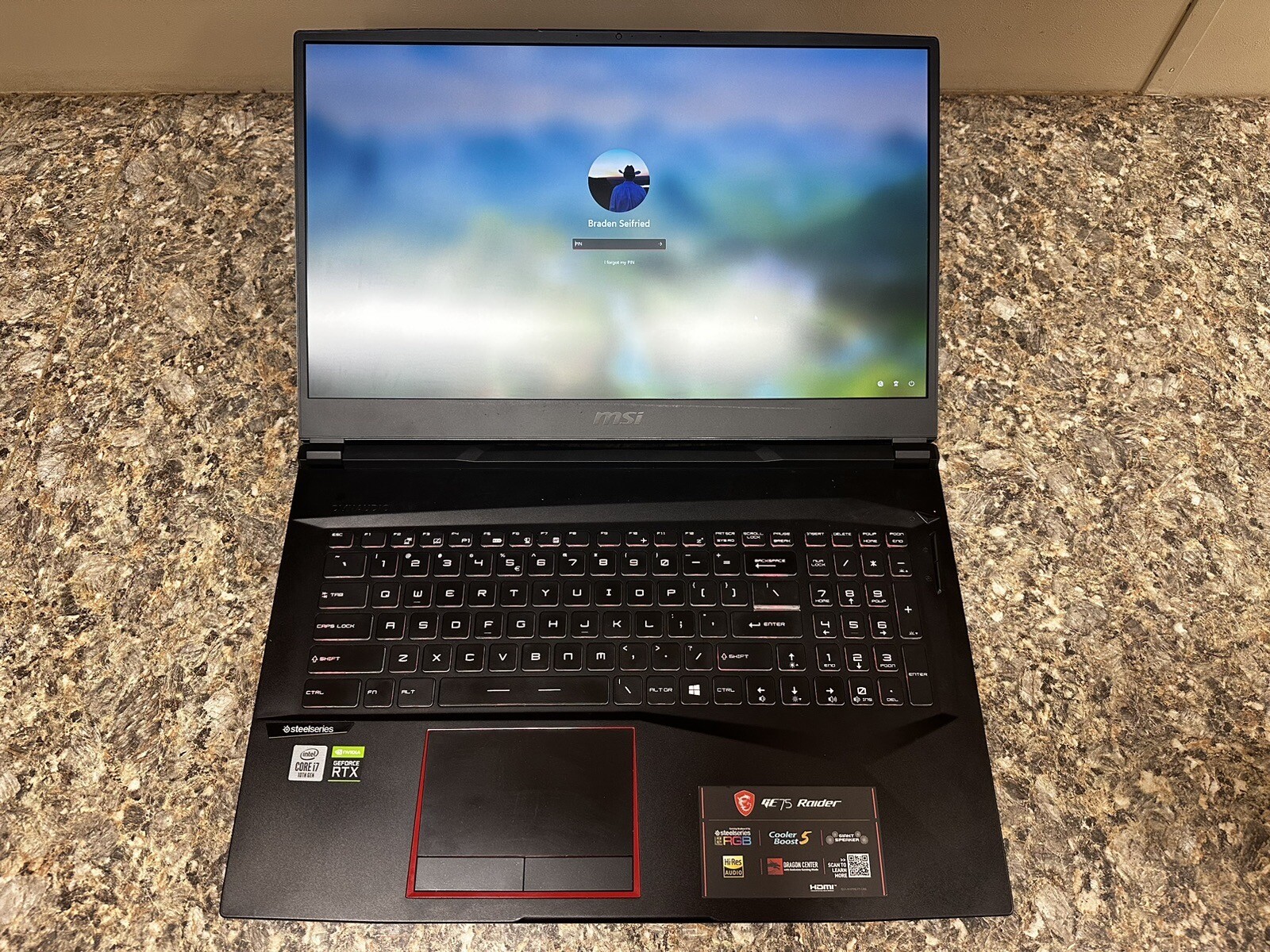 MSI GE75 Raider 17.3 inch (1TB + 512GB, Intel Core i7 10th Gen., 2.60GHz, 16GB)