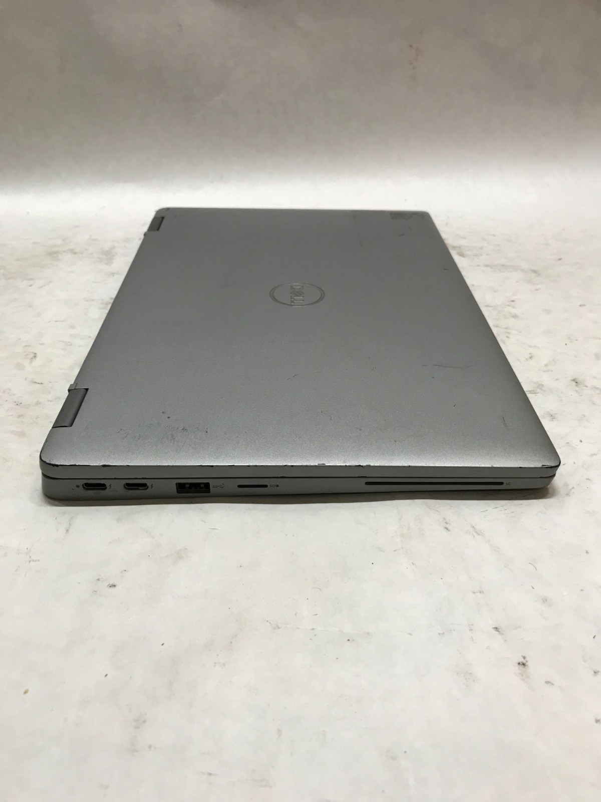 Dell Latitude 5330 13″ Intel i7-1265U 16GB RAM NO SSD/OS Missing Bottom Cover DW