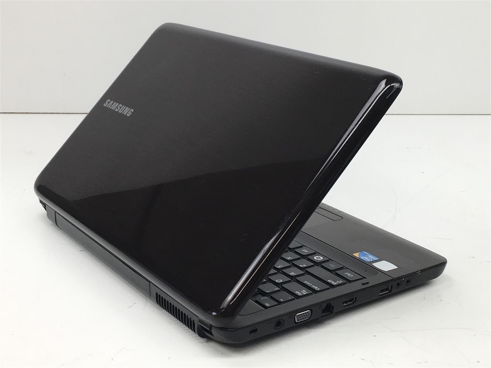 Samsung R540 Laptop i3 M380 2.53GHz 3GB Ram 15″ LCD No HDD