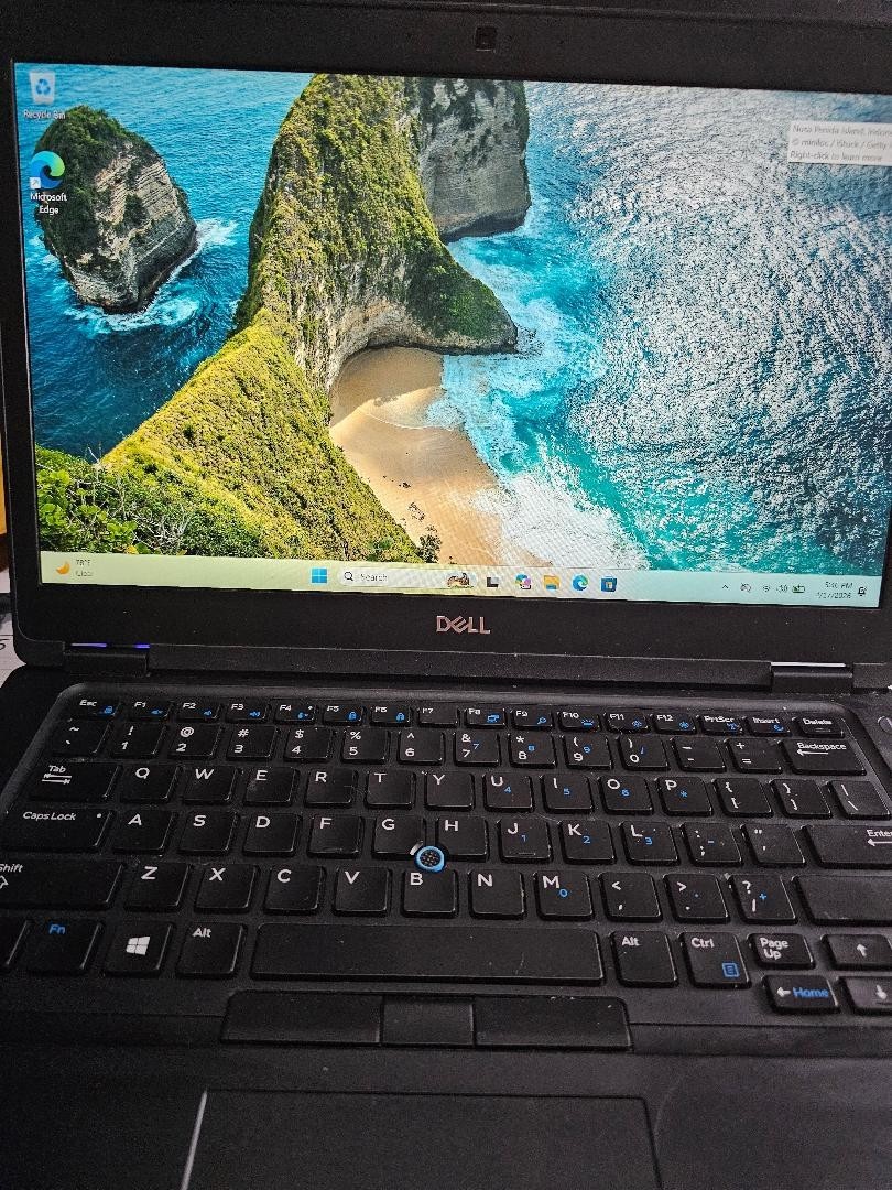 Dell Latitude 5490 14″ Core i5-8350U 1.7GHz 8GB RAM 256GB SSD windos 11 pro Fair
