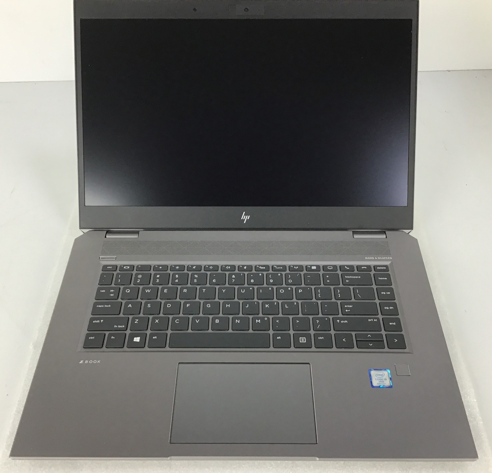 HP ZBook Studio G5 15.6″ I9-9880H 2.3 GHz 32GB 512GB NVIDIA QUADRO P1000 11 Pro