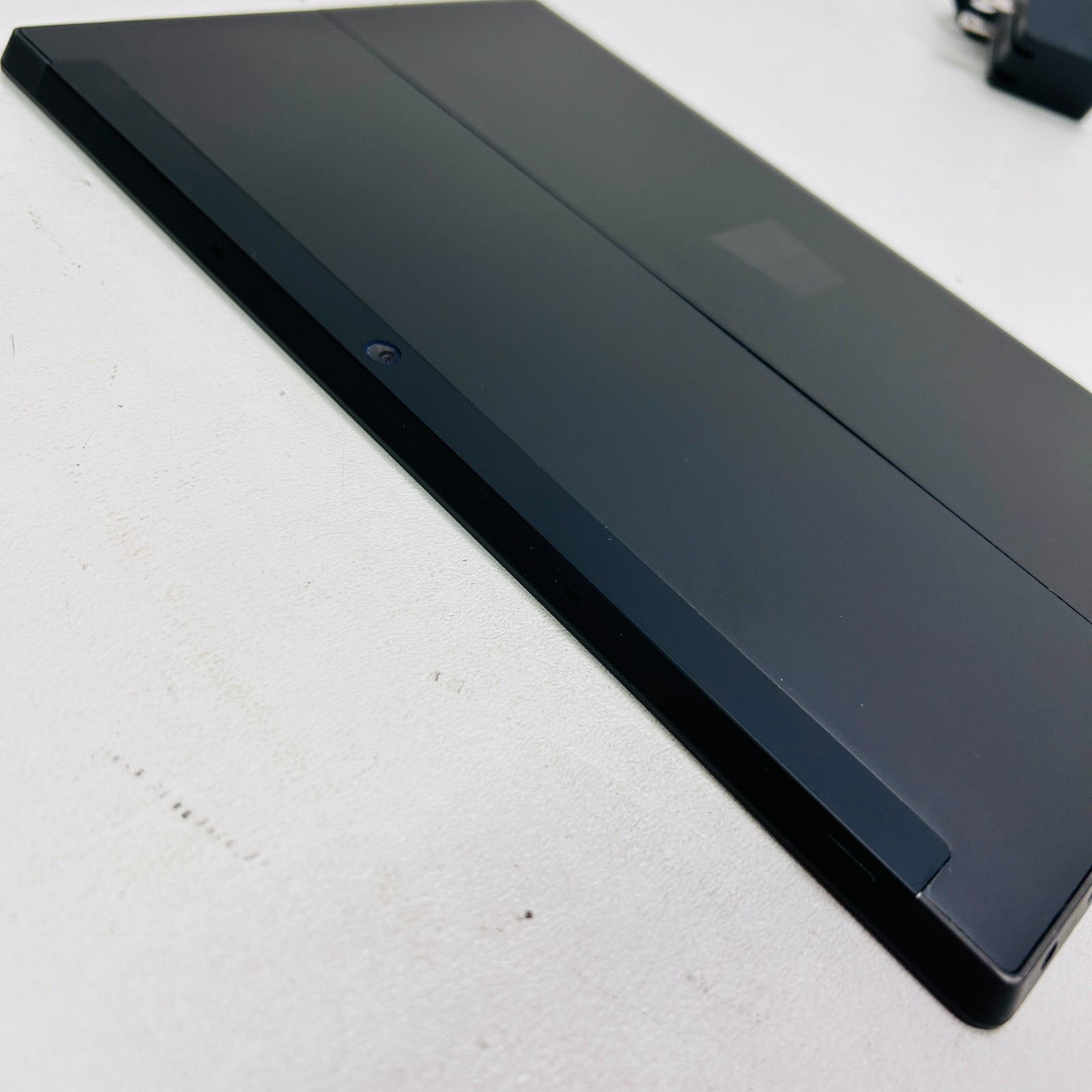 “Bad Battery, For Parts” Microsoft Surface RT – Model 1516 32GB Wi-Fi 10.6″