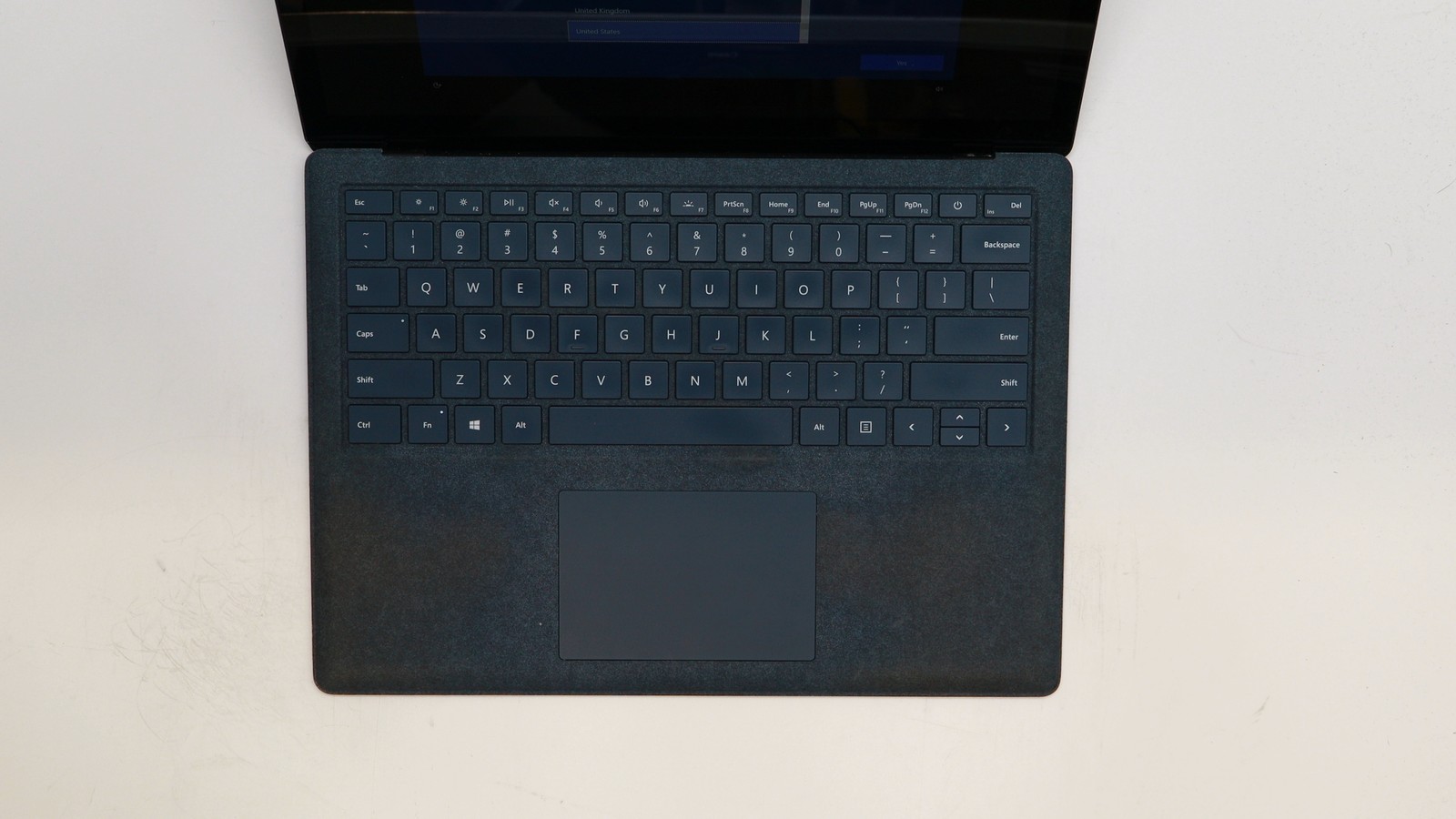 Microsoft Surface Laptop 14″ i7-7660u 16GB 512GB – Fair READ DESC