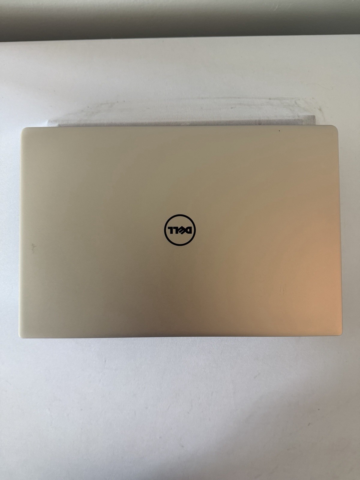 Dell XPS 13-9343 Laptop – Good Screen – Intel i5-5200U – RAM 8 GB – Read Des