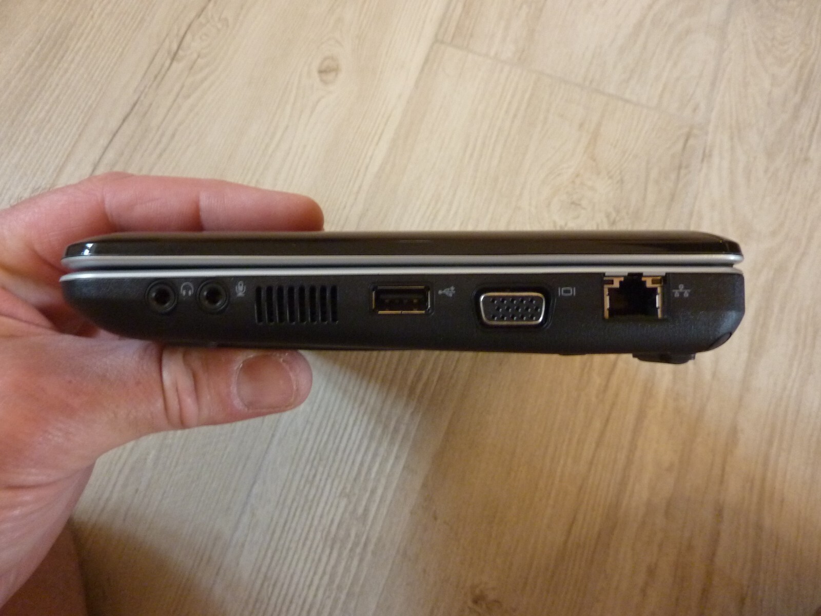 Dell Inspiron 910 9″ Laptop NEW, Black, with Power Supply (NEW)