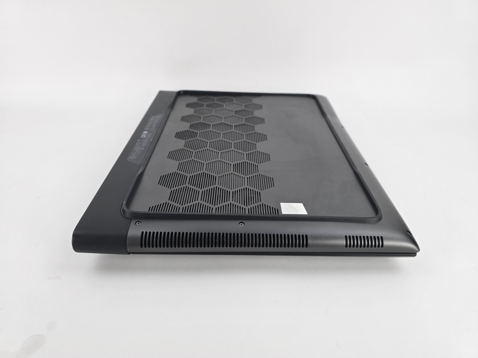 Alienware M16 R1 16″ Ryzen 9 7845HX 16GB 1TB RTX 4080 – For Parts – AS-IS
