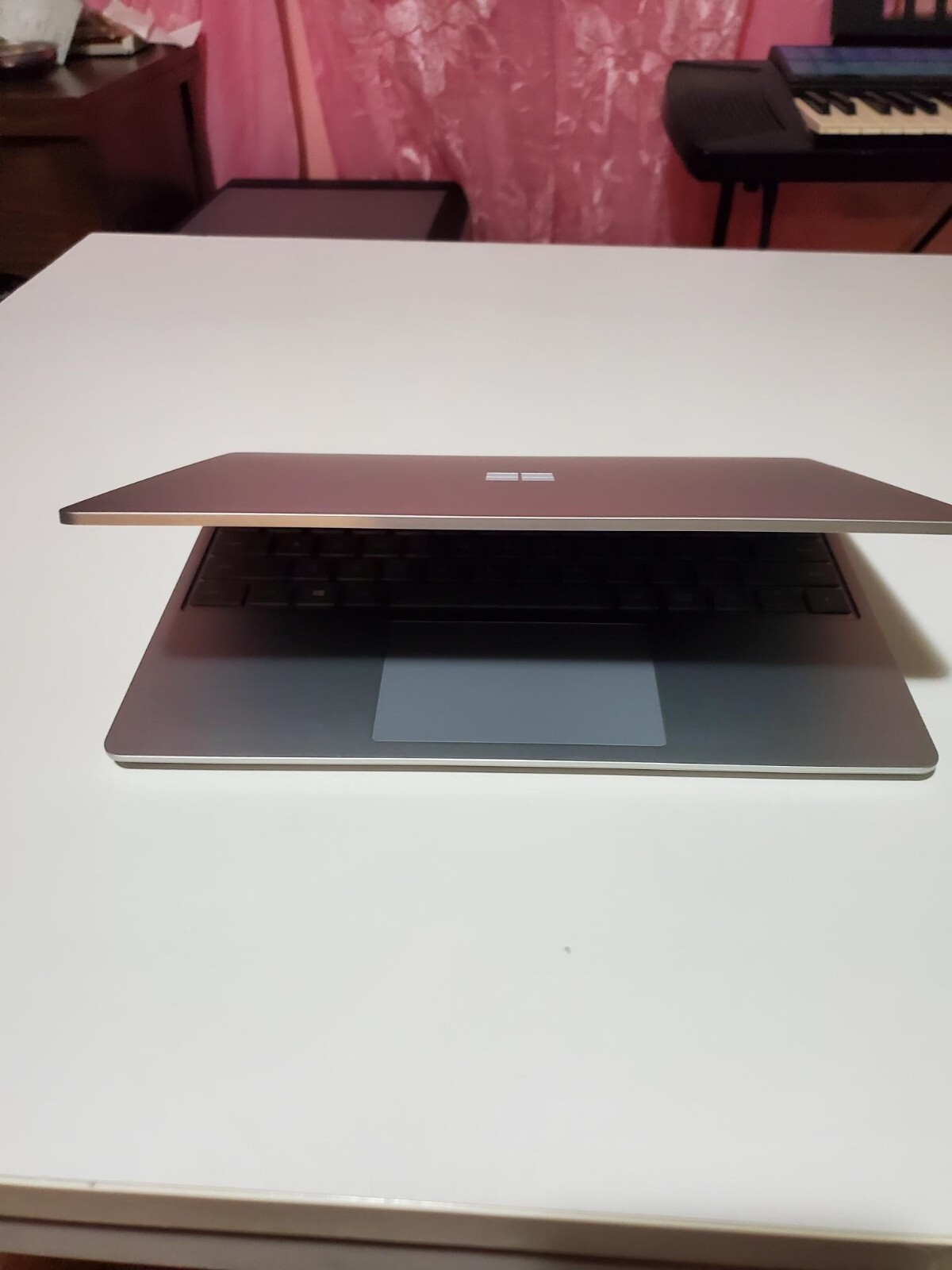 Microsoft Surface Laptop Go 12.4″ Touchscreen (256GB SSD, Intel Core i5-1035G1,