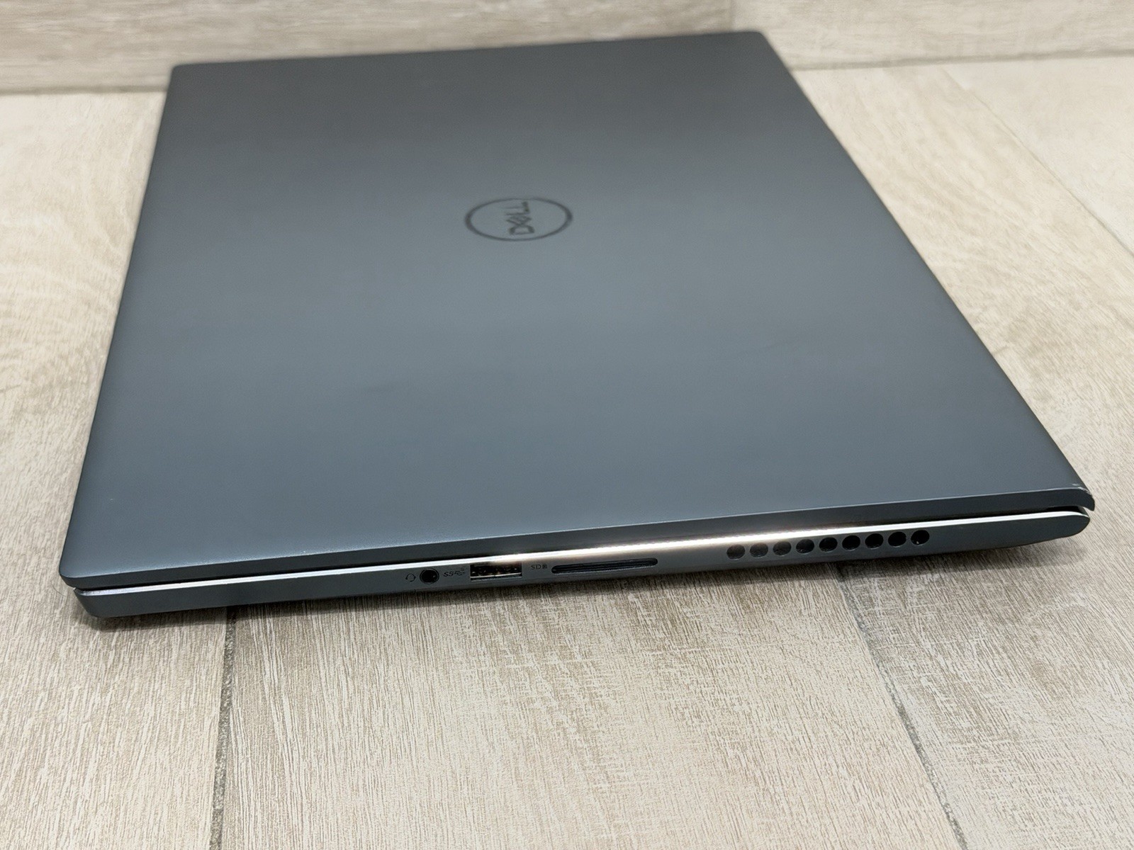 Dell Inspiron 16 7610 16″ 3K Core i7-11800H 8GB RAM 256GB NVMe SSD Win-11