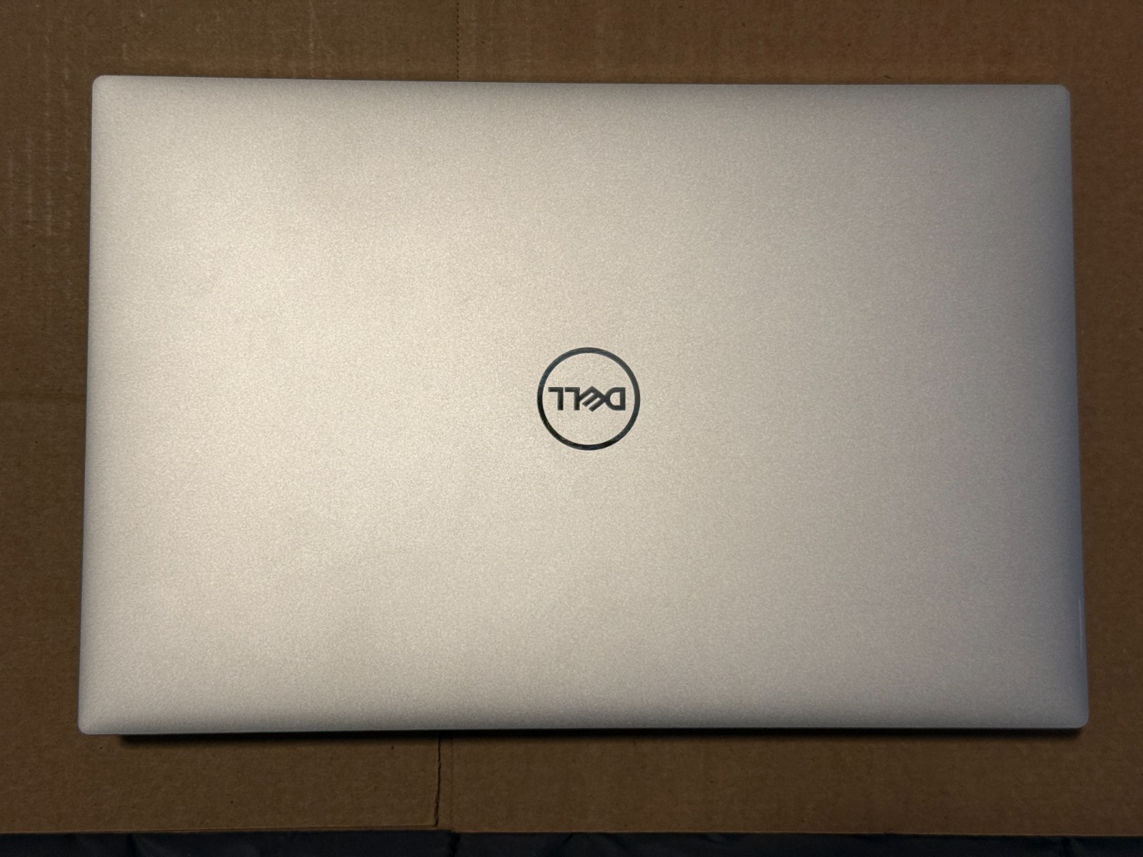 Dell XPS 15 9520 i9-12900HK OLED 32GB 1TB SSD GeForce RTX 3050 Ti Touchscreen