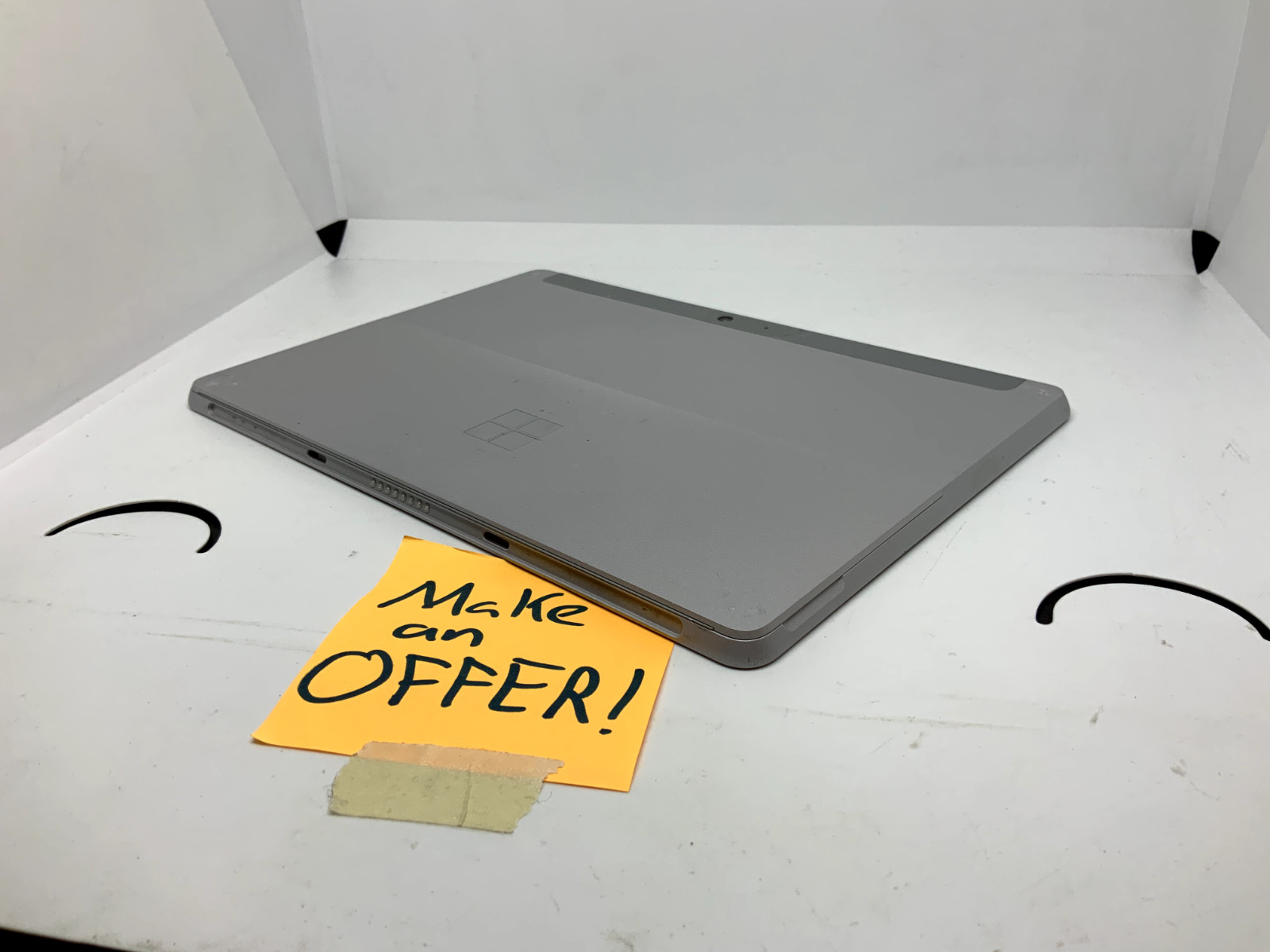 Microsoft Surface Go 2 (10.5″, Intel Pentium 4425Y, 4GB, 64GB, 1926) w/ Charger
